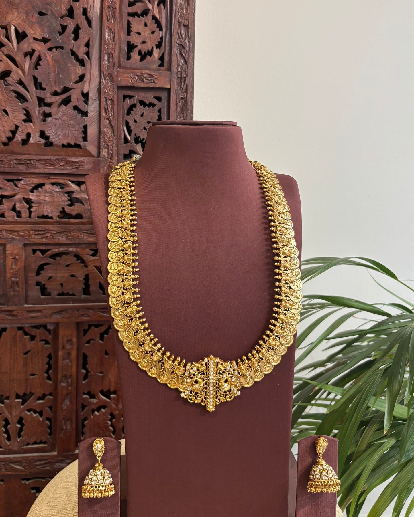 Lakshmi Antique Peacock Kaasu Haram with Kundan Detailing – Bridal Temple Jewellery | NC363