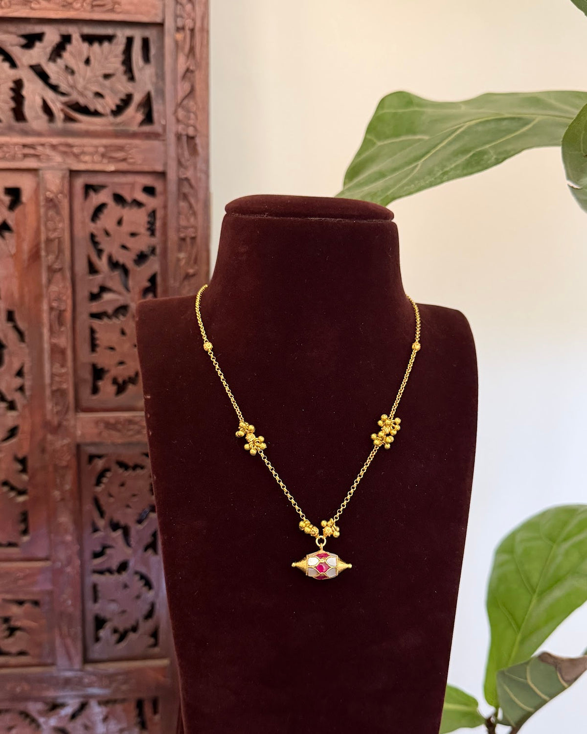 Minimal Kundan Necklace with White Pendant | Handmade Gold Plated | NC850