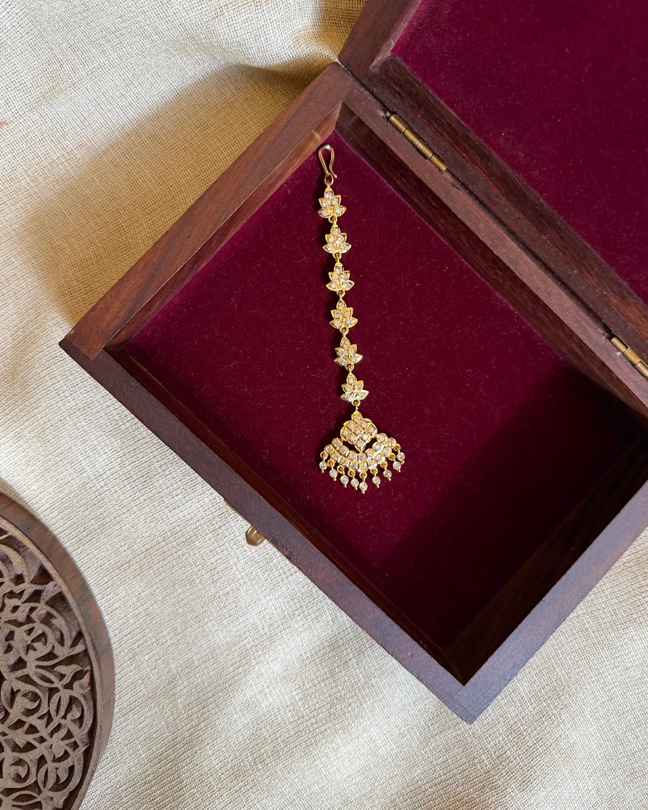Vintage Impon Traditional Maang Tikka | White | MT352