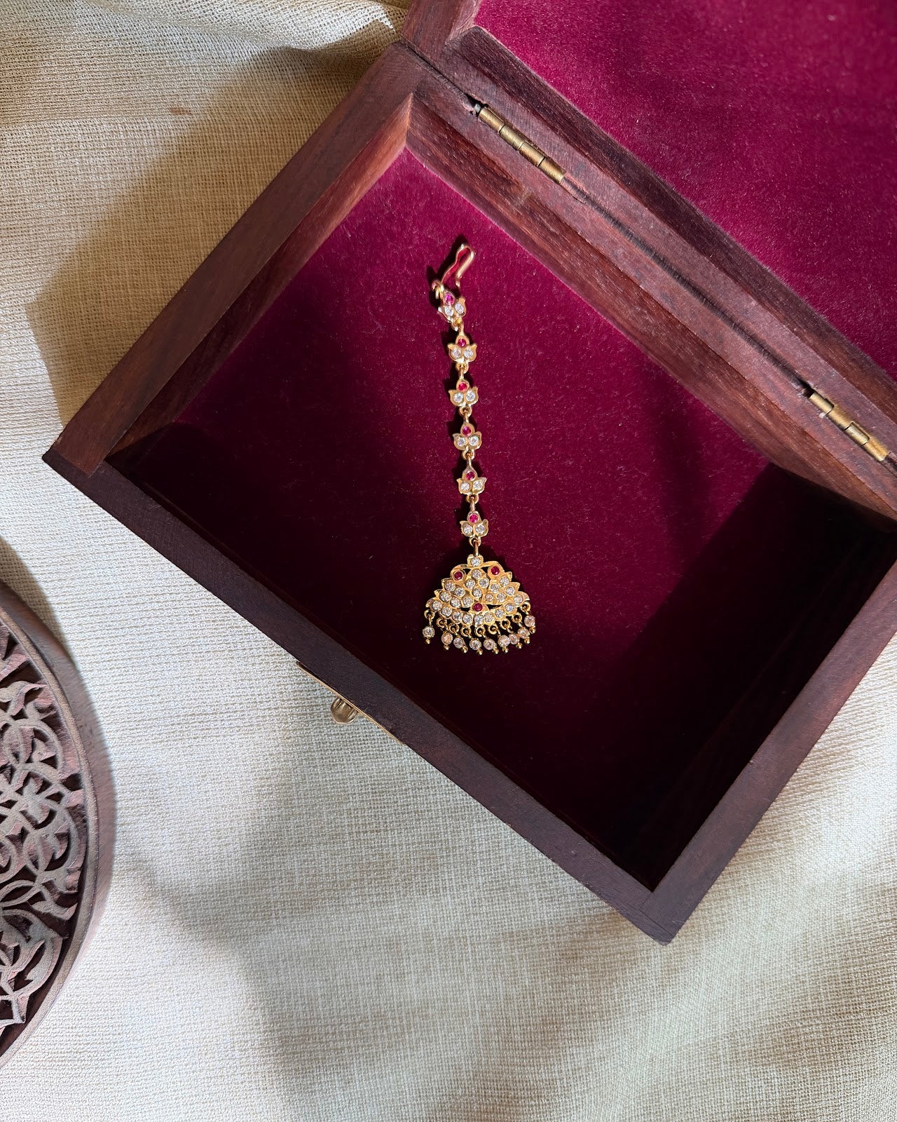 Vintage Impon Elegant Maang Tikka | White & Ruby | MT355