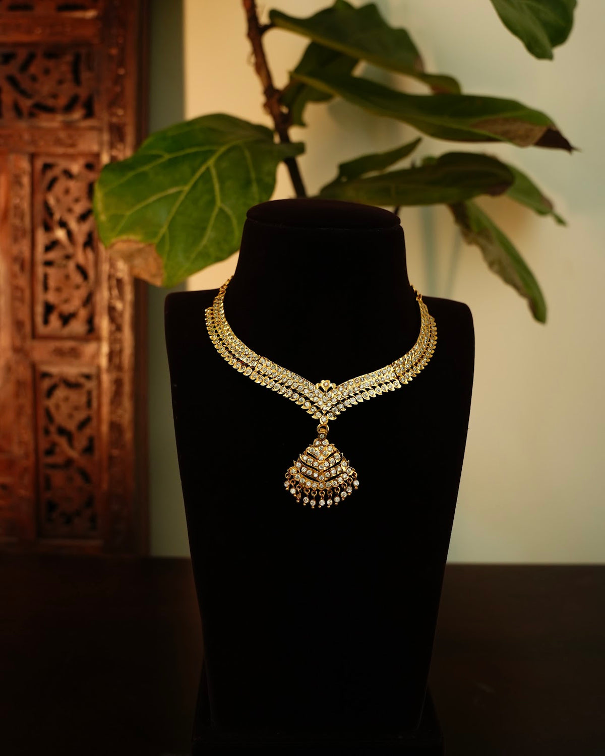 Traditional Panchaloha Necklace | White | Handmade Gold Tone | NC913