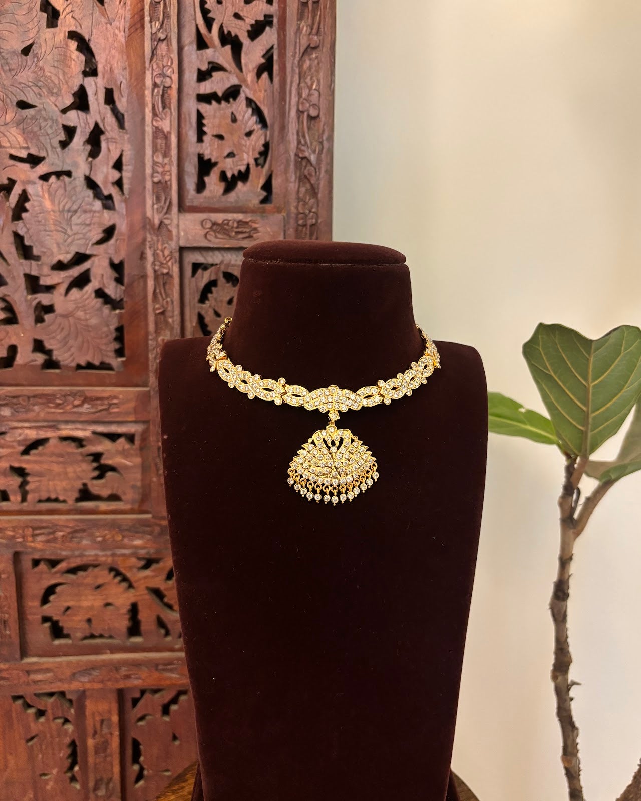 Vintage Impon Attigai Necklace | White | Handmade Gold Tone | NC770
