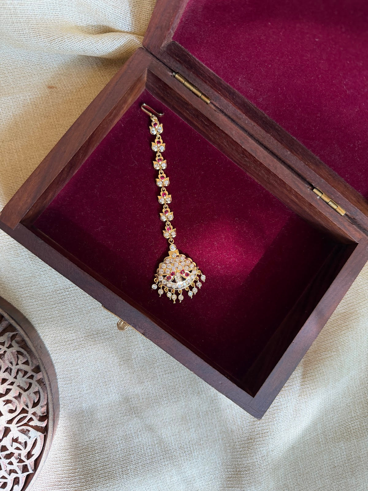 Vintage Impon Royal Maang Tikka | White & Ruby | MT357