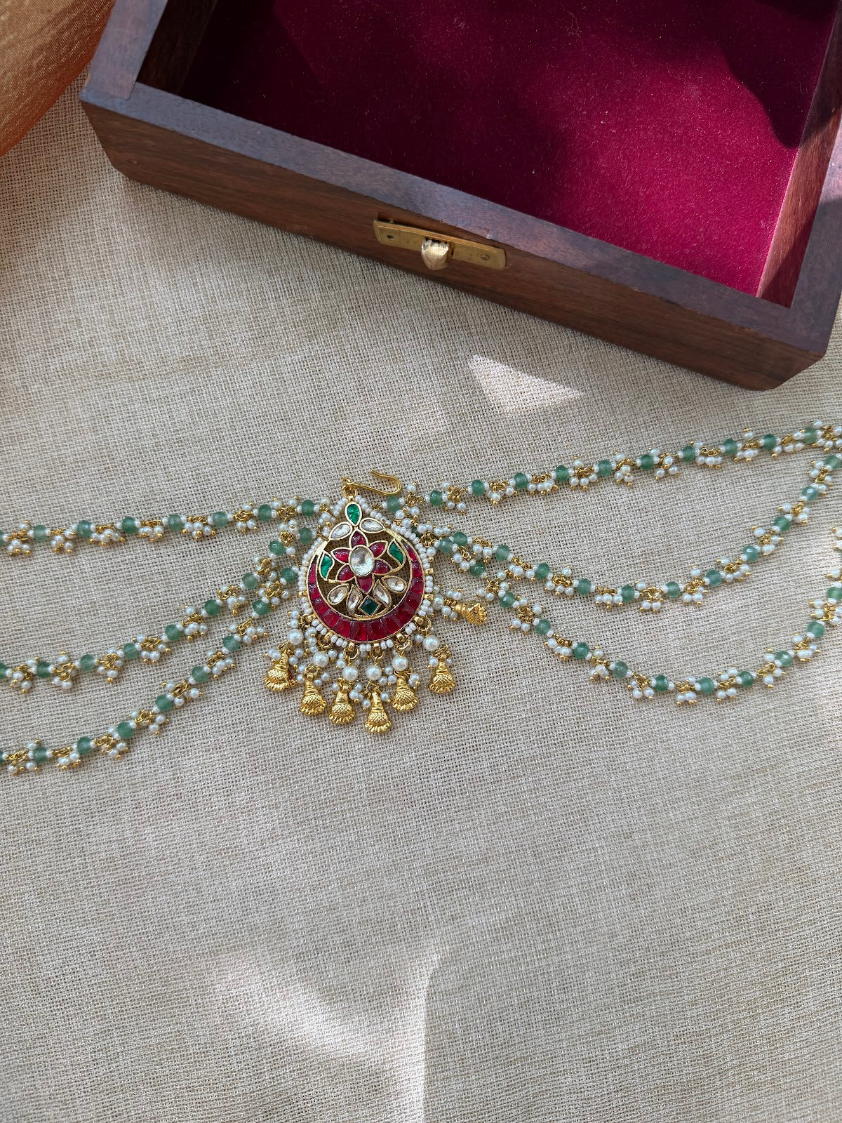 Royal Kundan Pendant with Side Chain Hair Accessory HA411