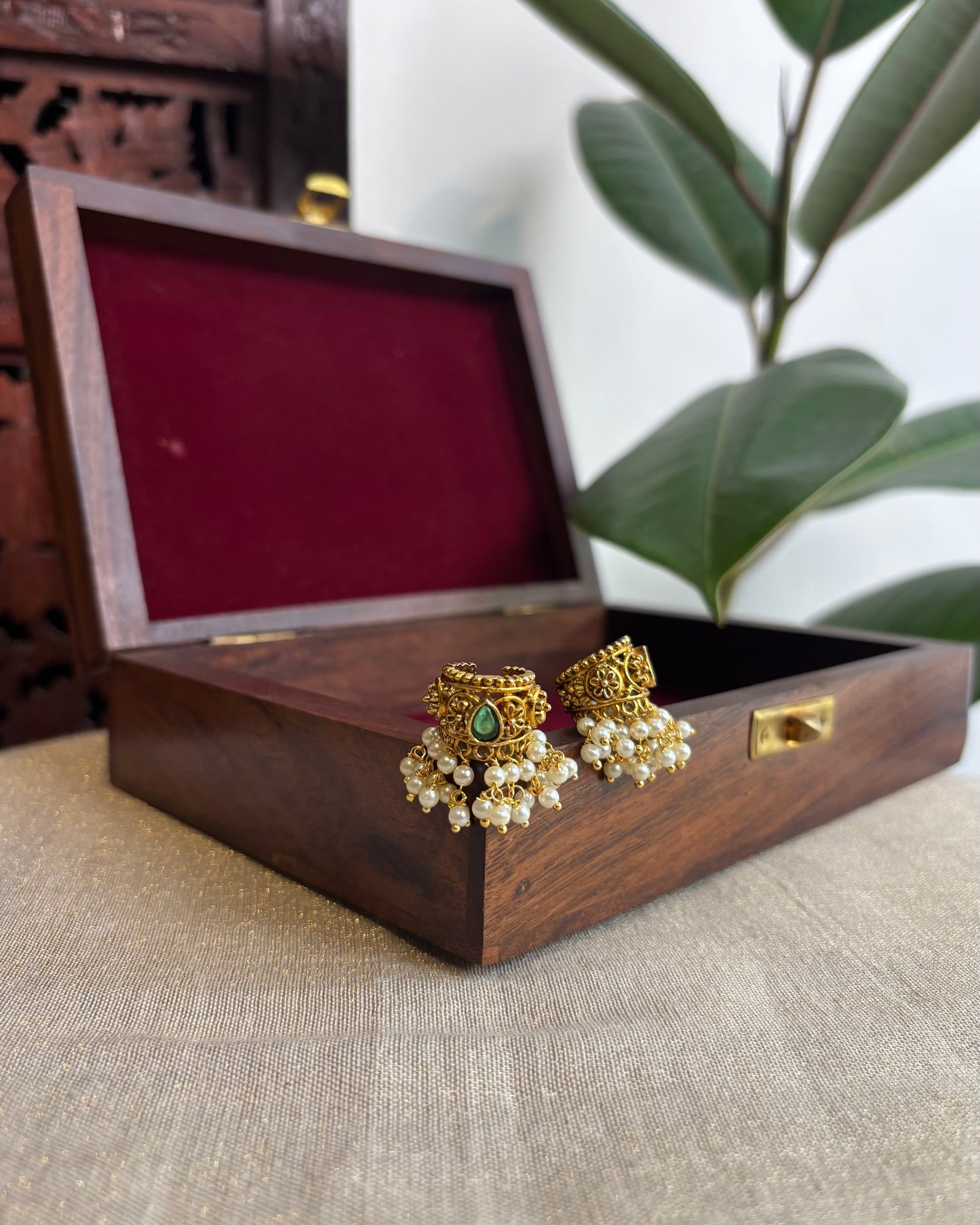 Antique Bugadi Set – Middle Cuffs| ER201