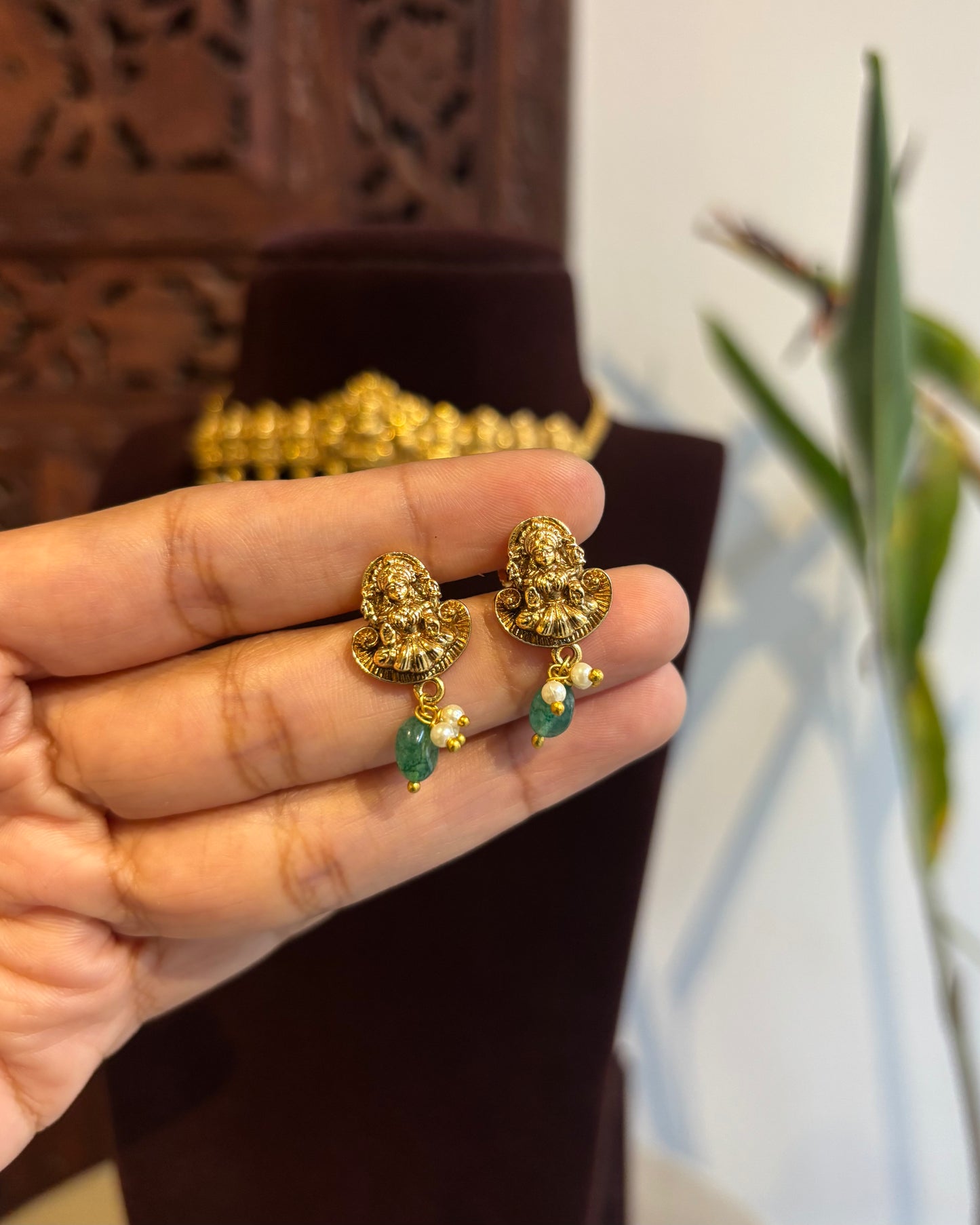 Minimal Lakshmi Motif Choker Necklace | Matching Earrings | NC234