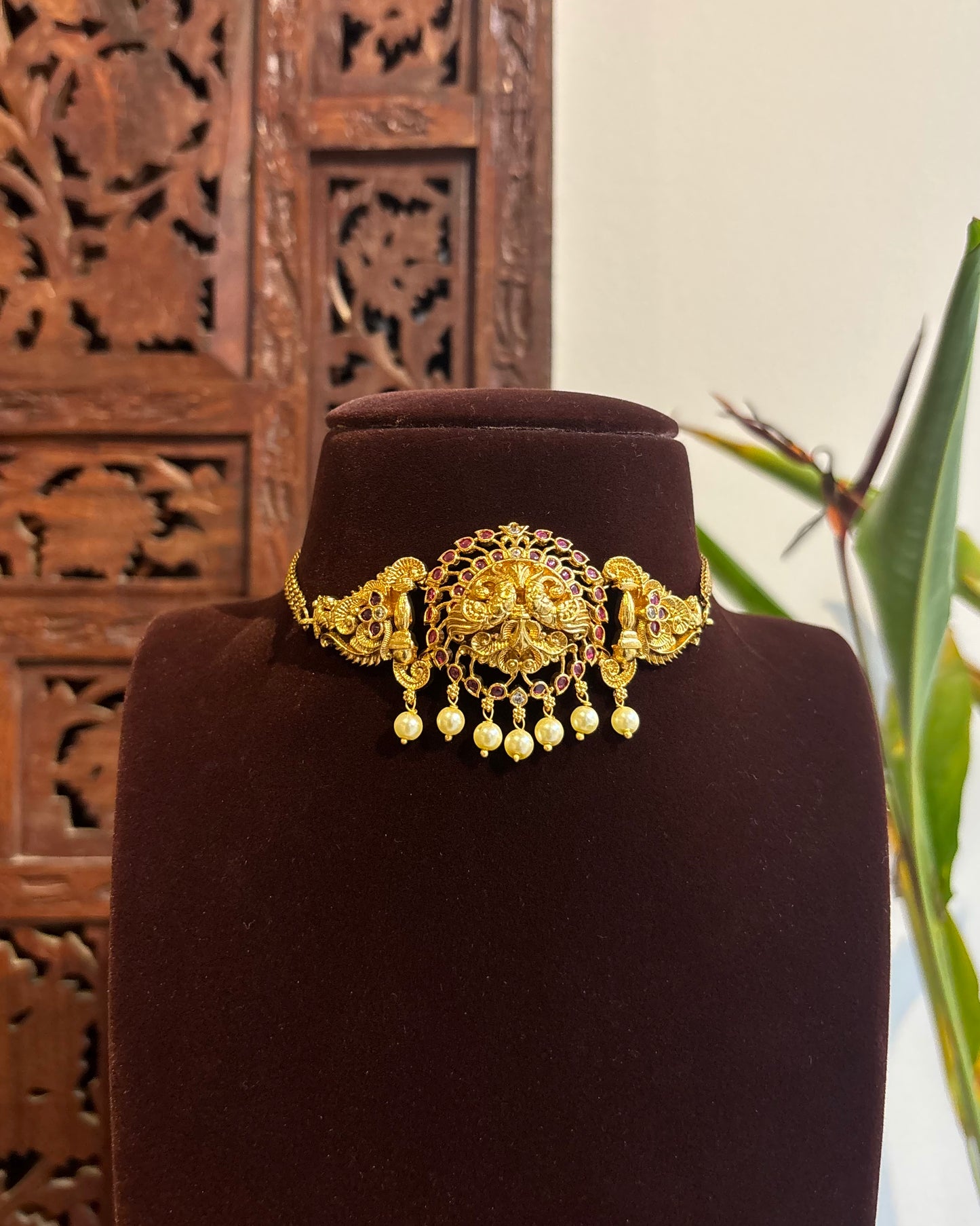 Minimal Lakshmi Motif Choker Necklace | Matching Earrings | NC251