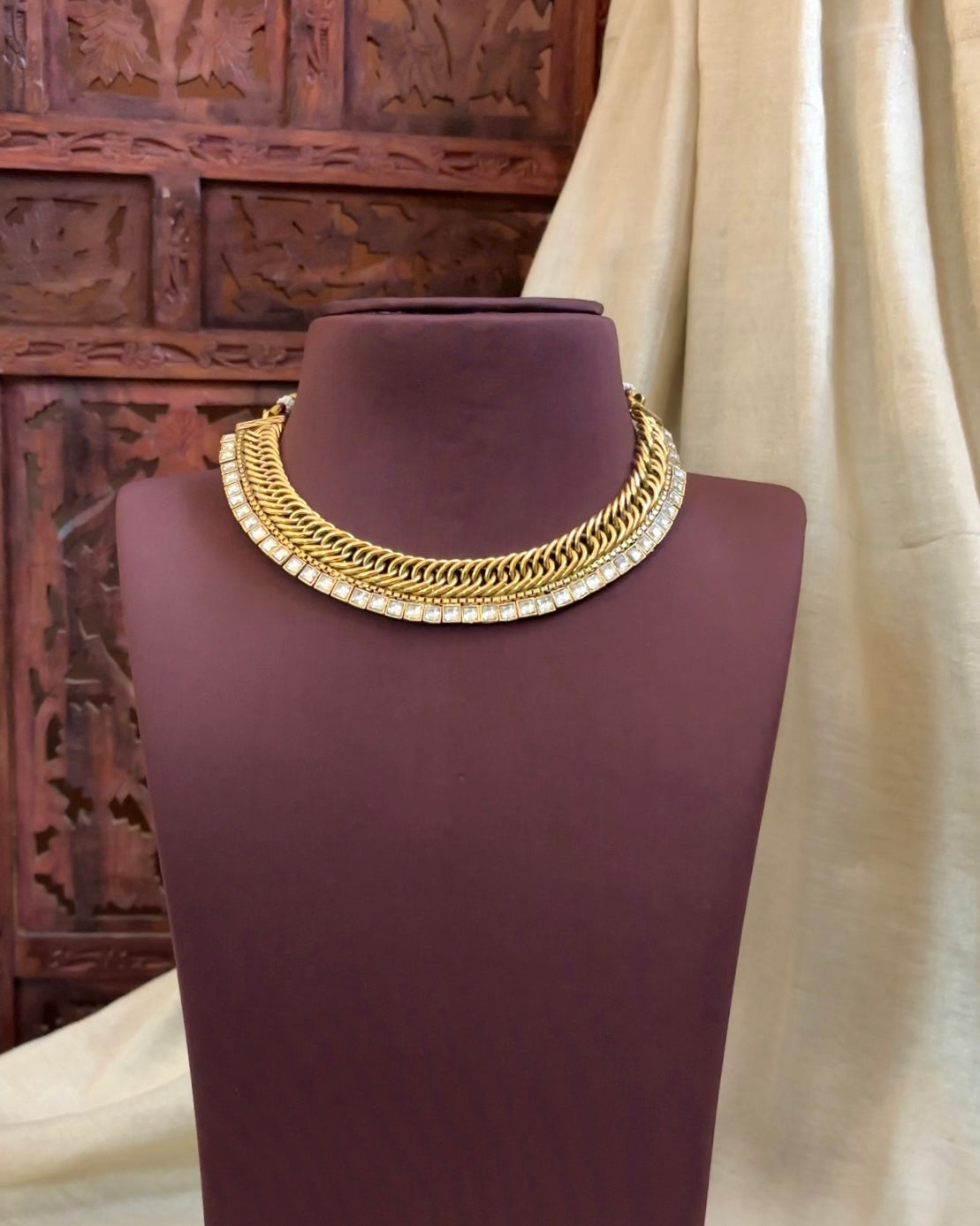 Gold Finish Jalebi Kundan Necklace – Versatile Statement Chain | NC068