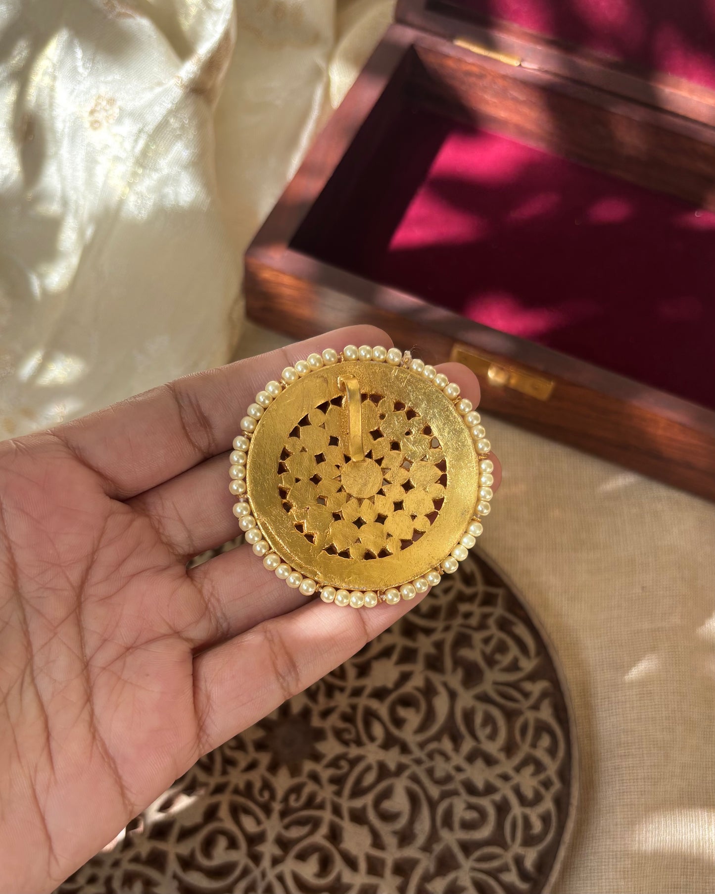 Handcrafted Round Floral Hair Pin – Jadau Kundan | HA079