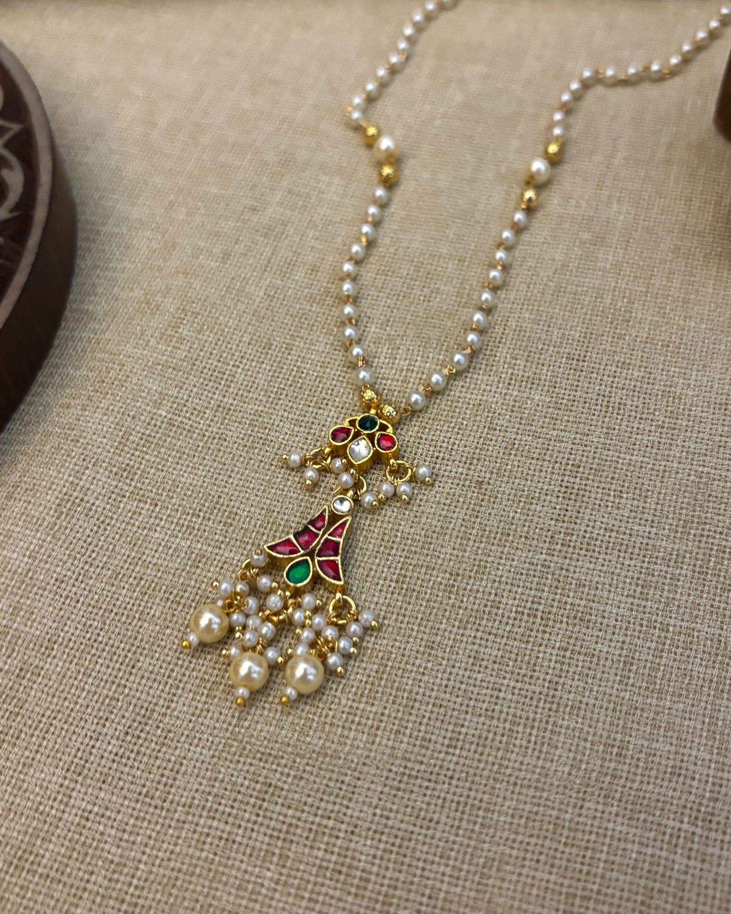 Minimal Pearl Necklace with Pachi Kundan Pendant & Matching Earrings | NC144