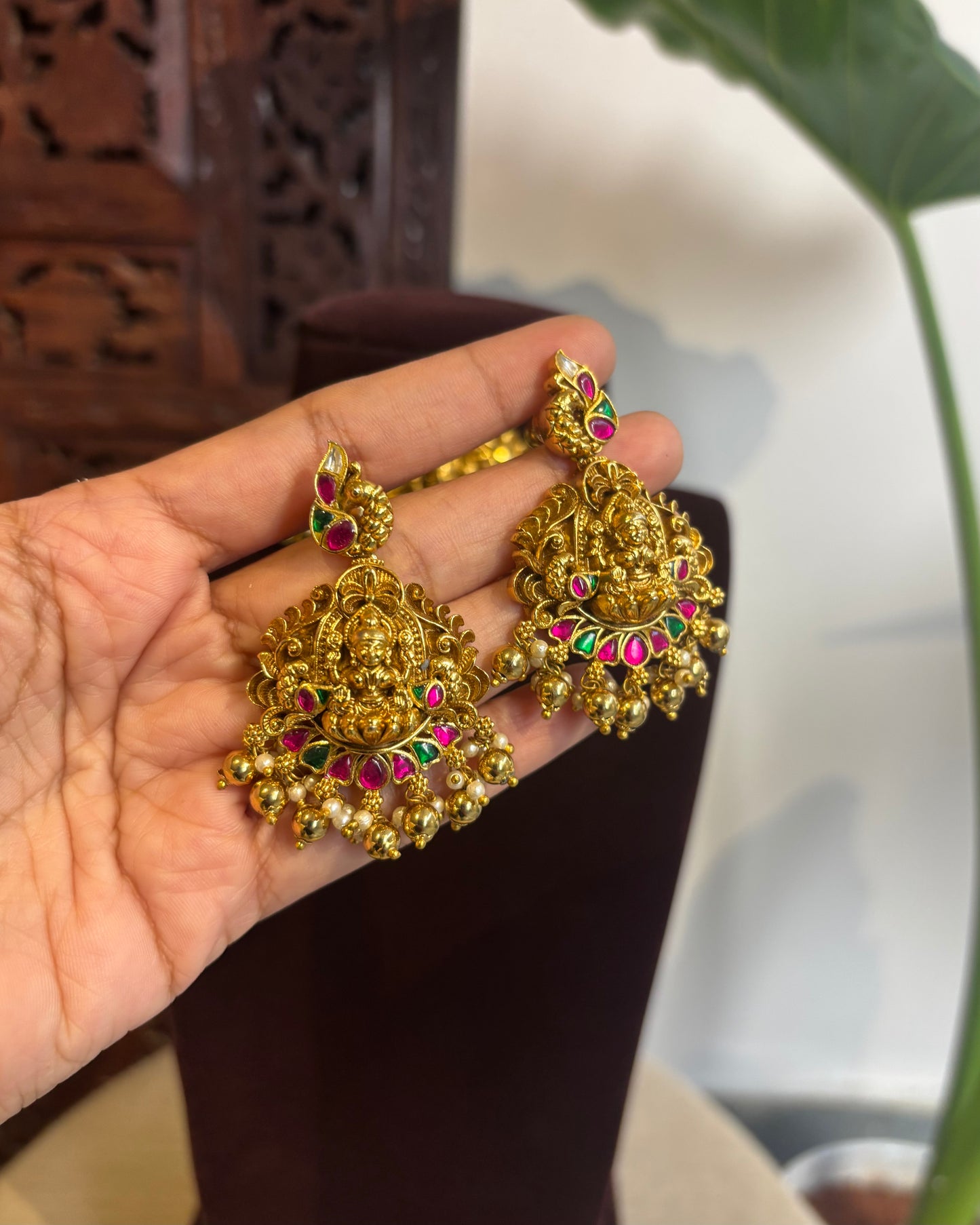 Antique Gold Lakshmi Necklace Set – Jadau Detailing with Pearl Drops | NC320