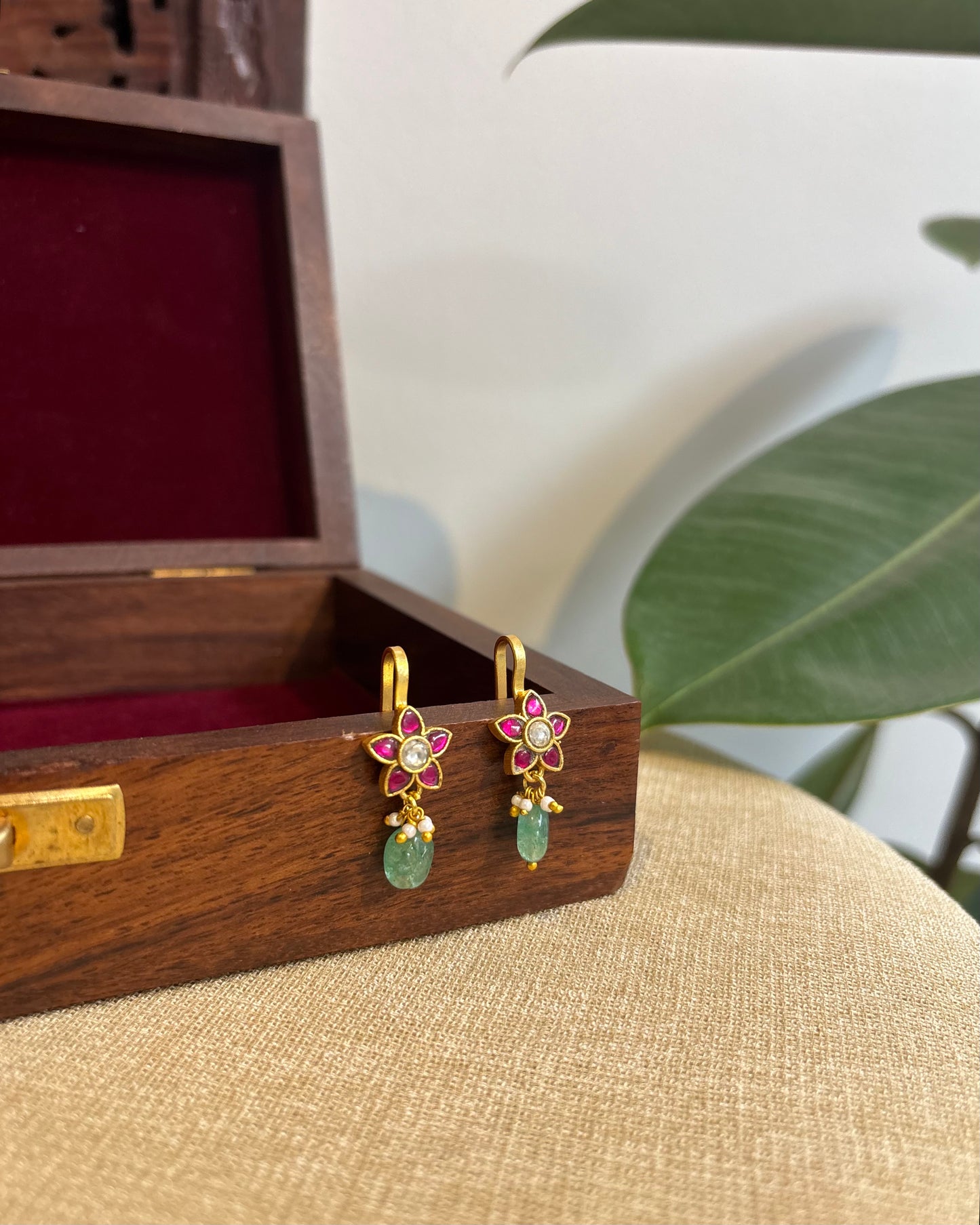 Multicolor Floral Gold-Finish Jadau Bugadi | ER257