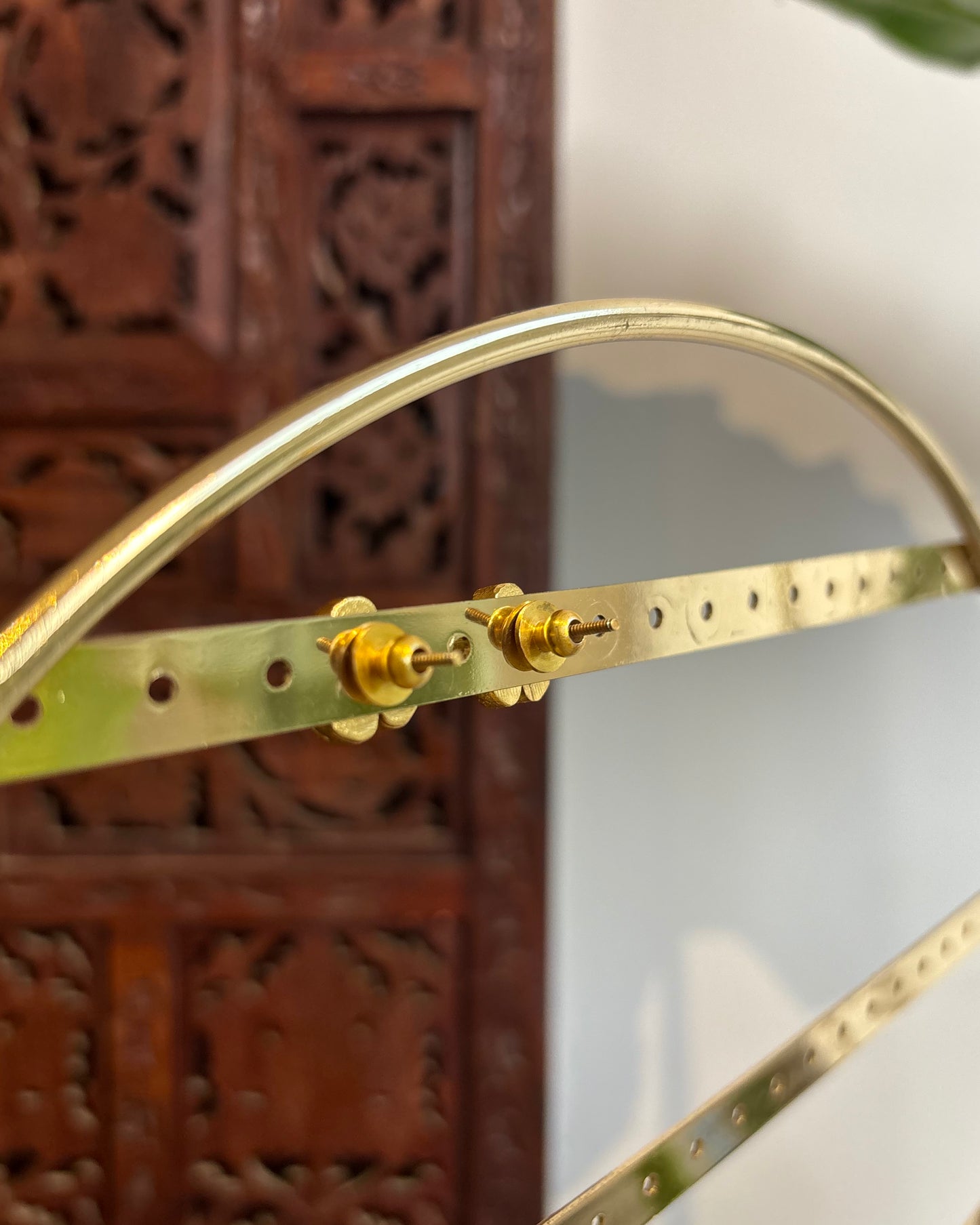 White Floral Stud Earrings | ER182