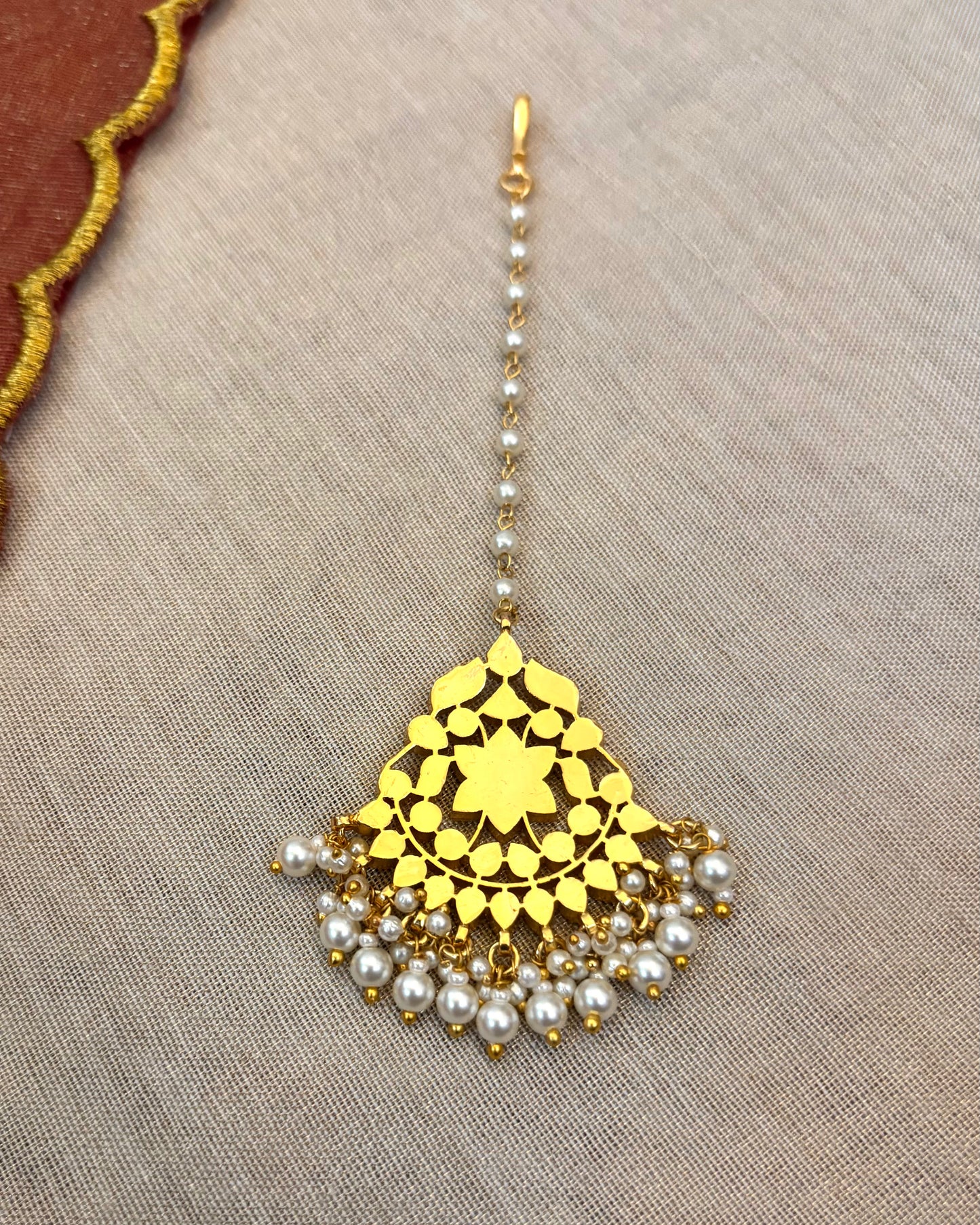 Minimal Kundan Maang Tikka with Pearl Chain | MT019