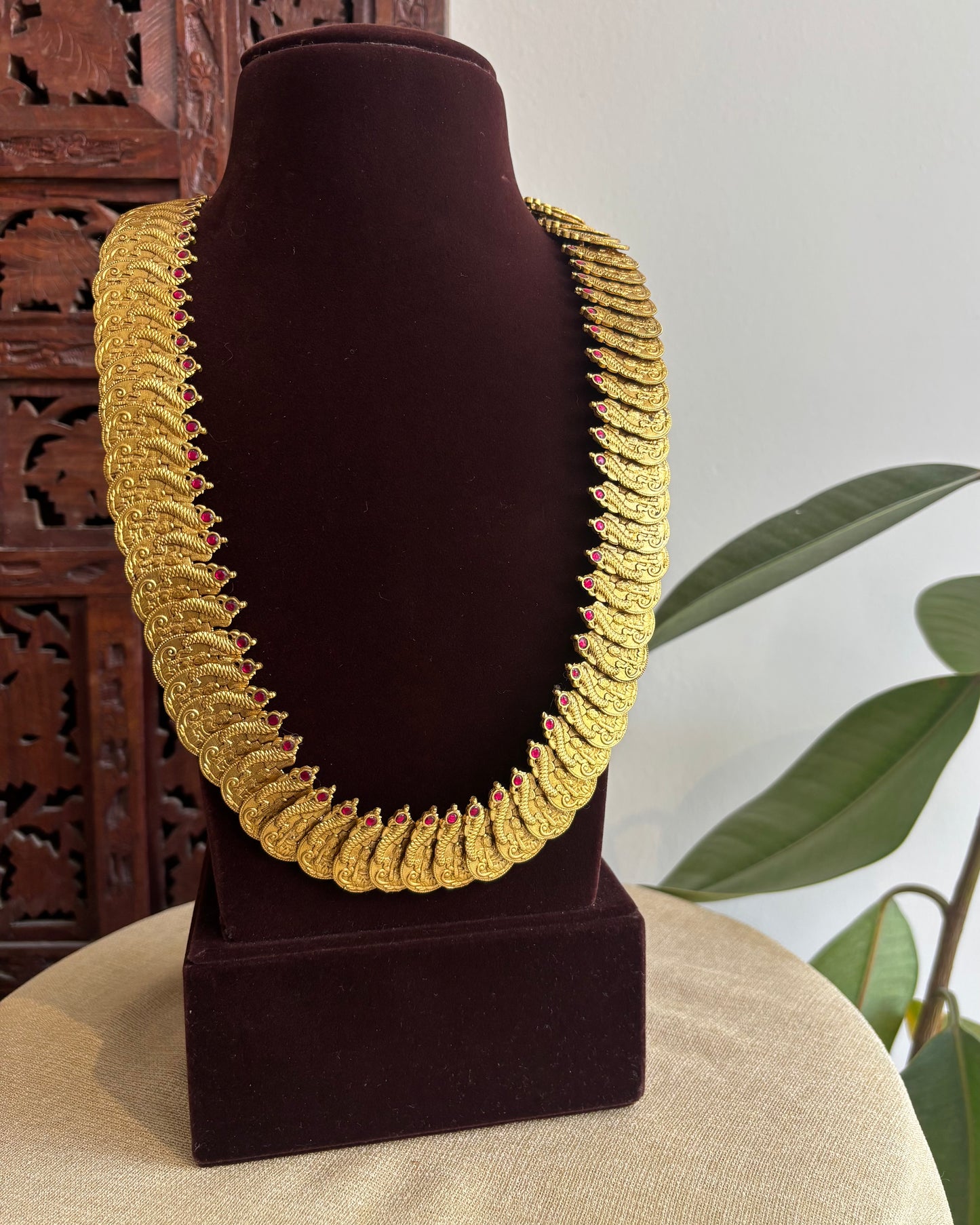 Lakshmi Antique Peacock Kaasu Haram with Kundan Detailing – Bridal Temple Jewellery | NC356