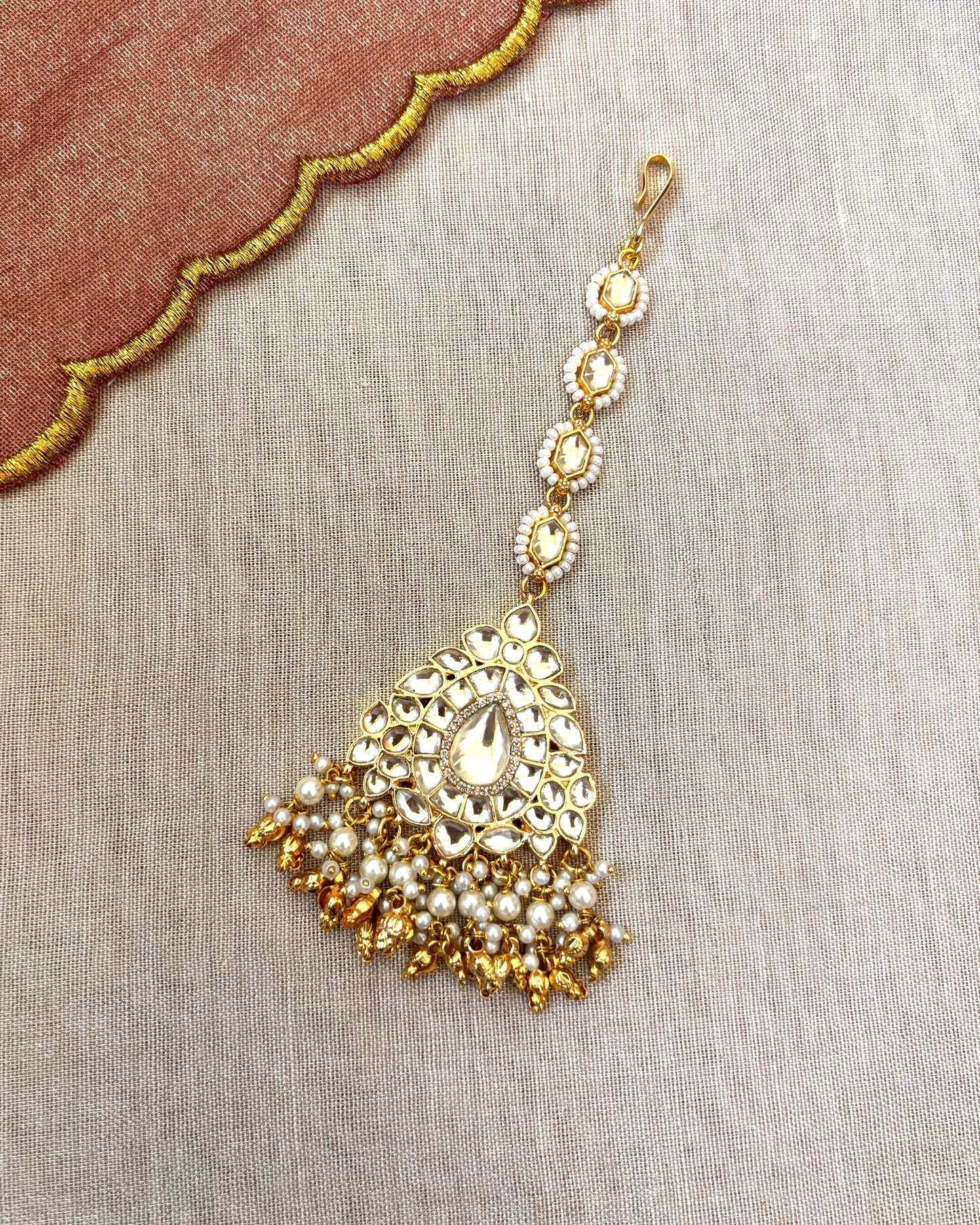 White Jadau Kundan Maang Tikka | Gold Plated