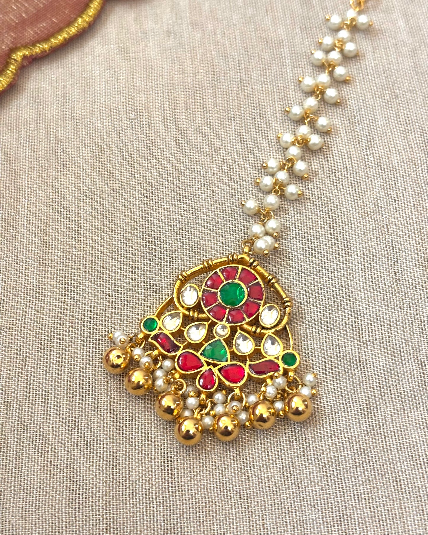 Minimal Jadau Kundan Maang Tikka in Red, Green & White | Antique Gold Finish