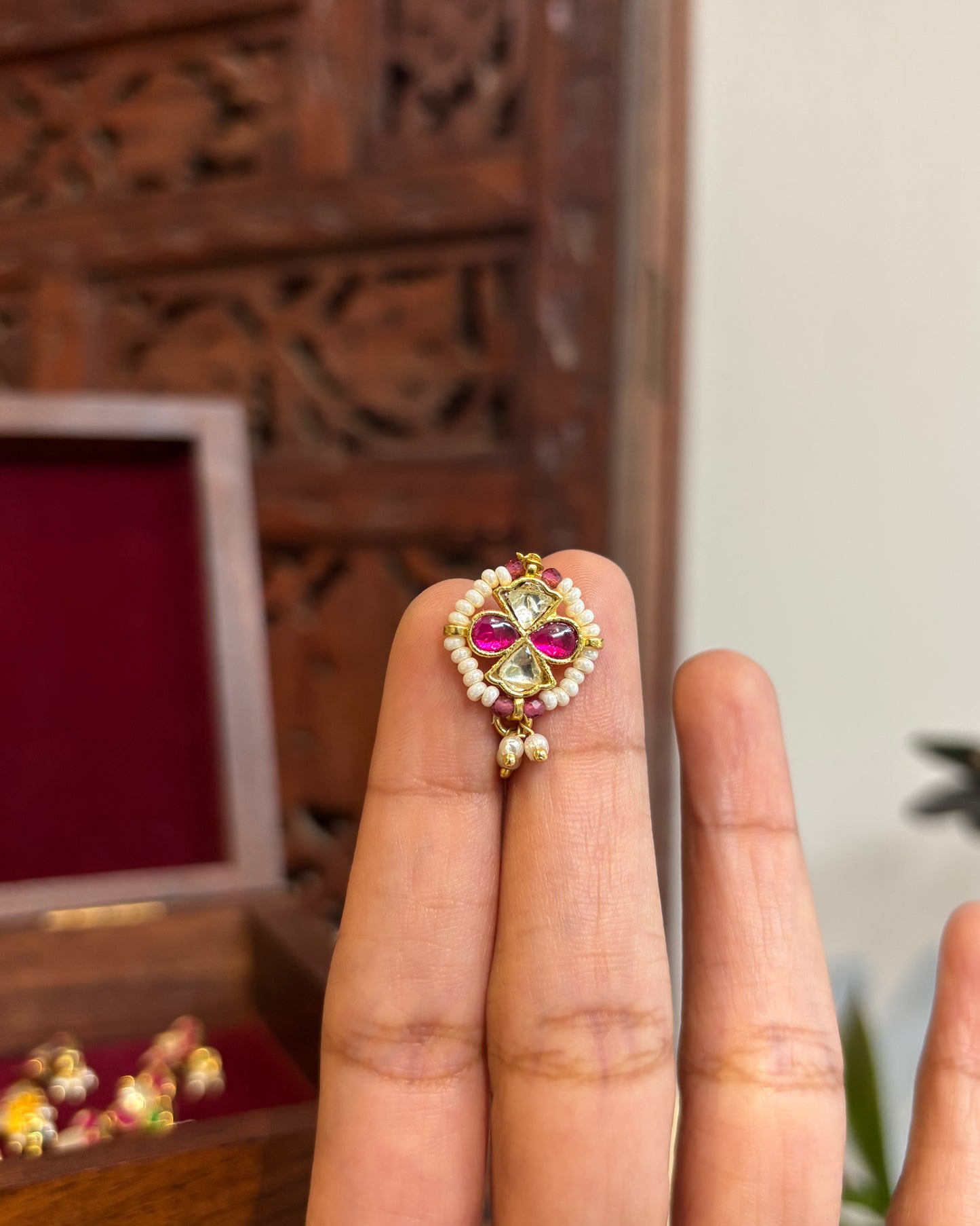 Minimal Floral Clip On Nosepin | NP105