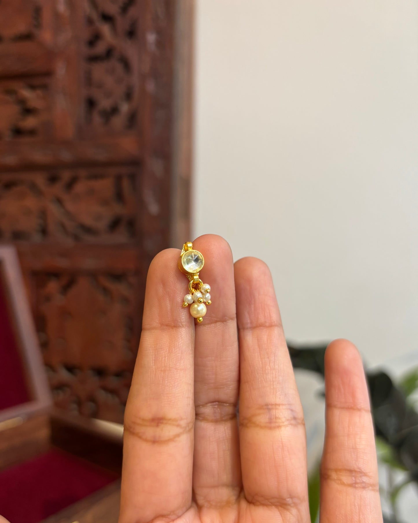 Minimal Floral Clip On Nosepin | NP103