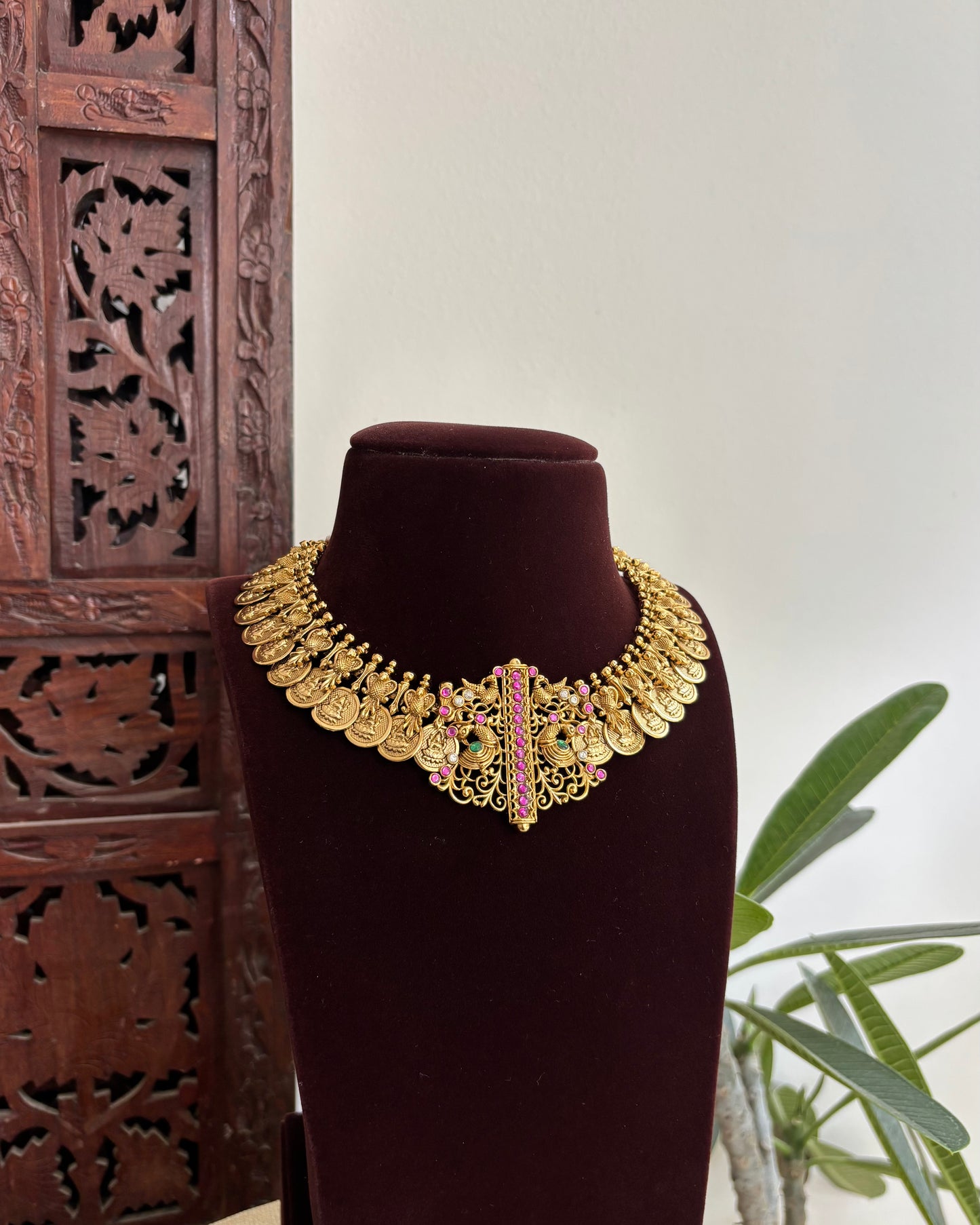 Lakshmi Antique Peacock Kaasu Necklace with Kundan Detailing – Bridal Temple Jewellery | NC520