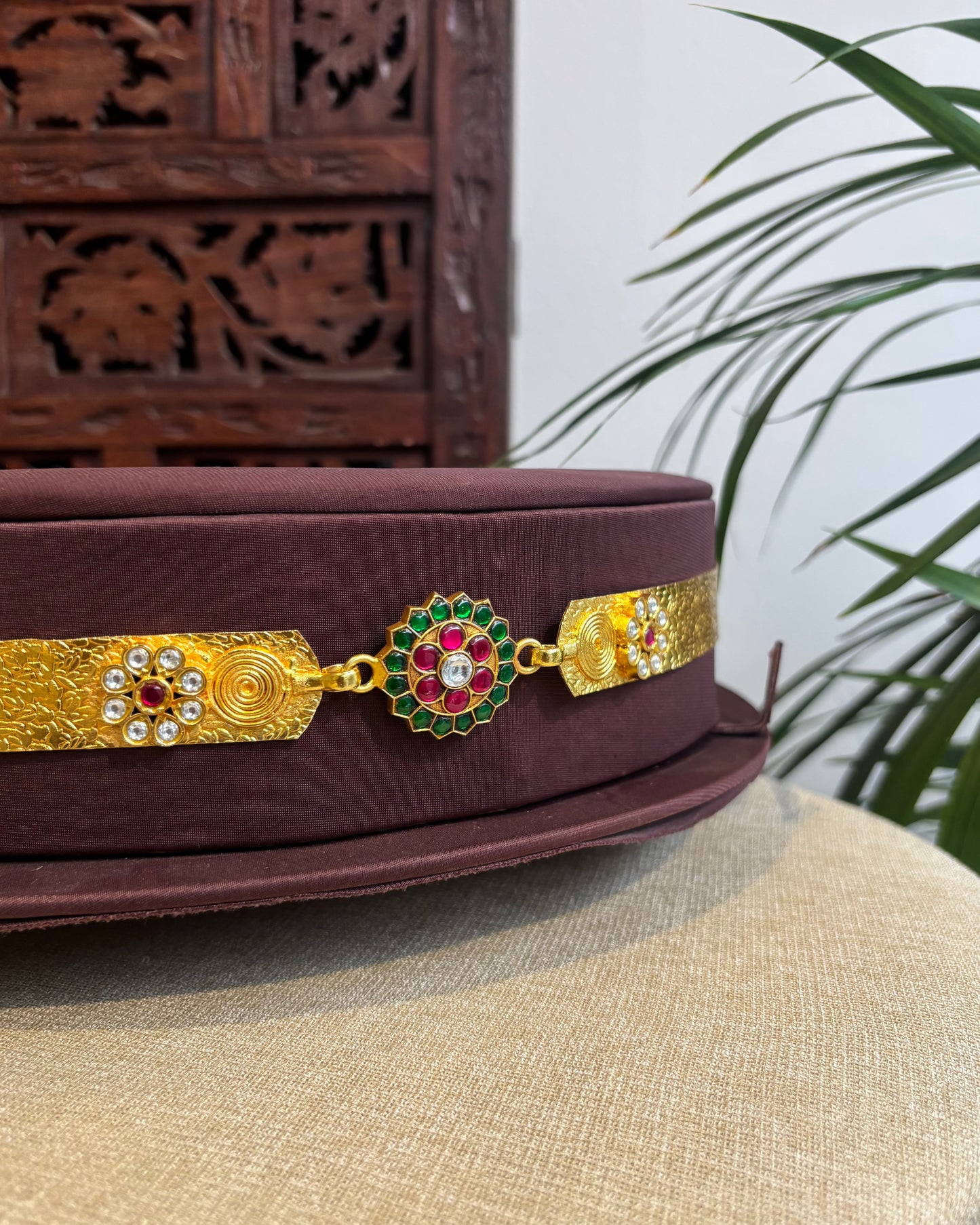 Jadau Kundan Minimal Hip Belt with Adjustable Multi-Hook Closure | WB008