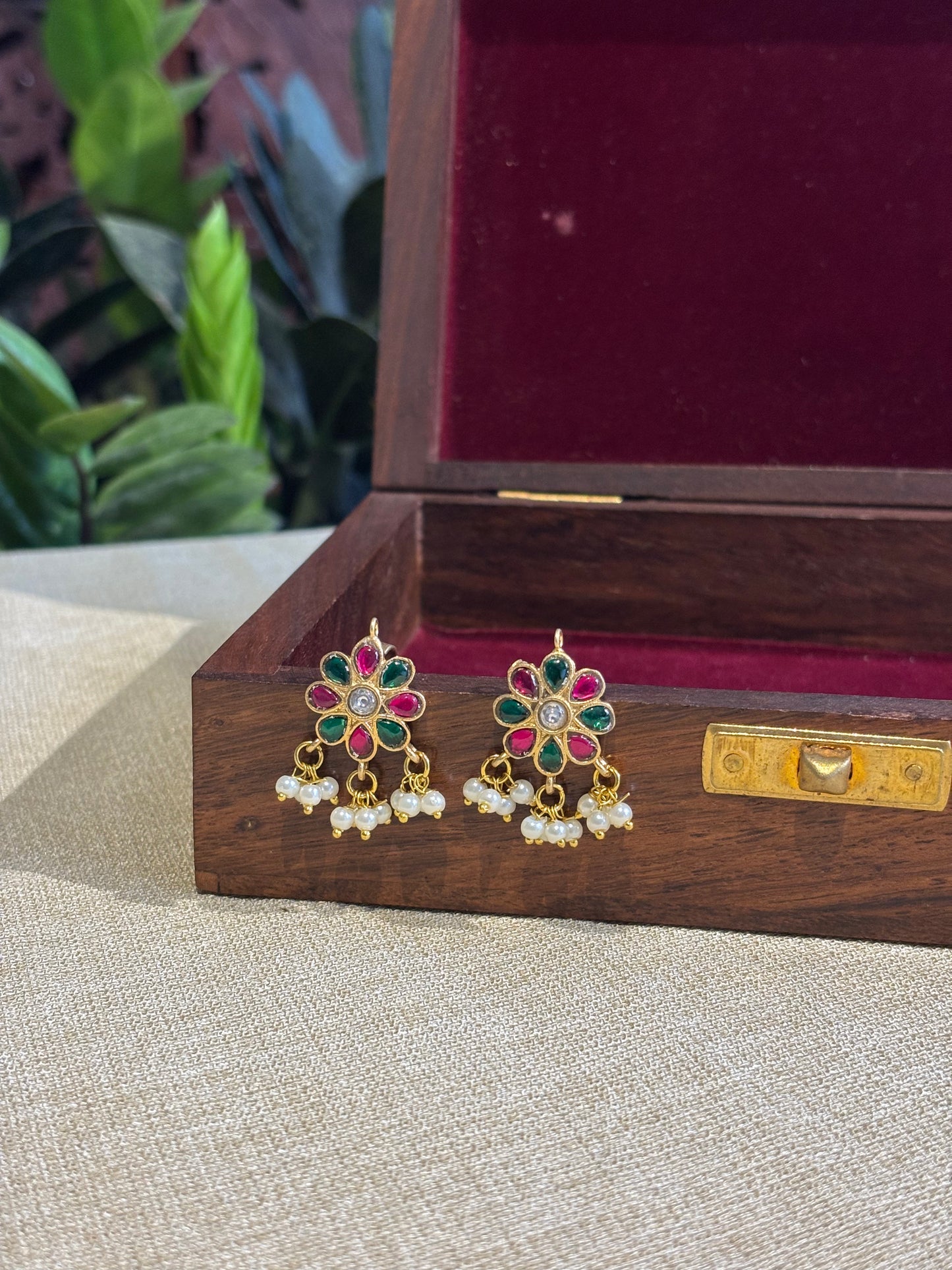 Multicolor Floral Gold-Finish Jadau Bugadi | ER139