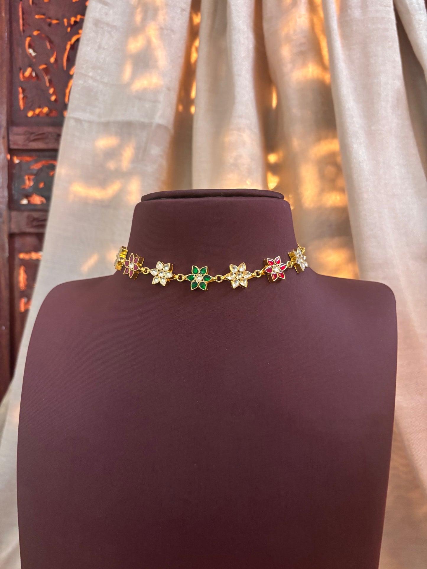 Multicolor Minimal Floral Pearl Choker Necklace | NC095