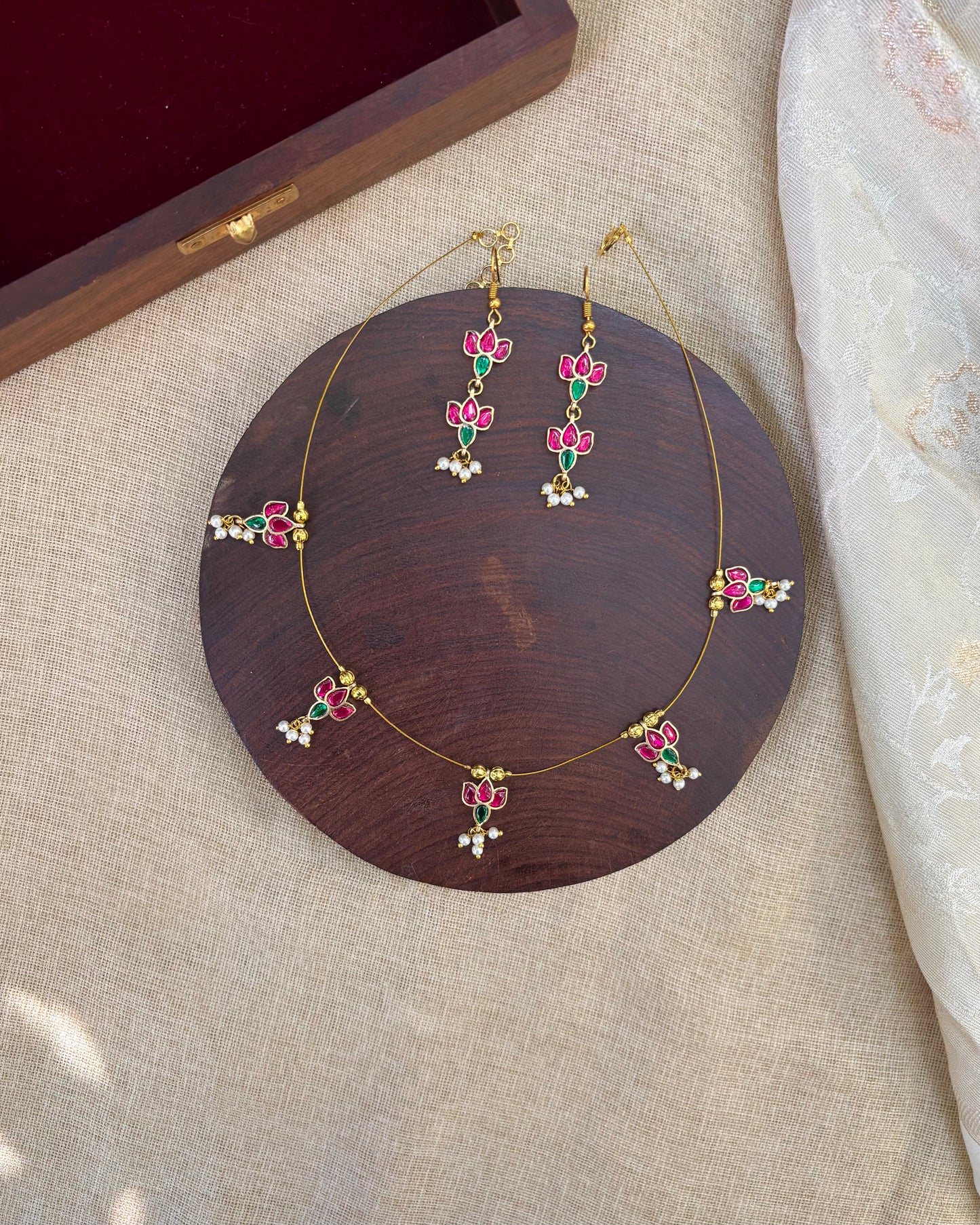 Jadau Kundan Invisible Chain Necklace with Earrings | Ruby & Green | NC571
