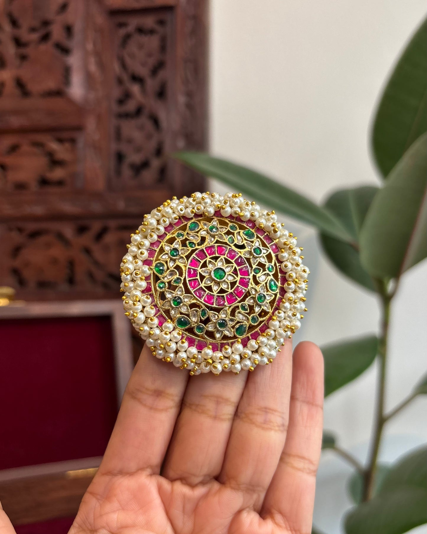 Intricate Floral Round Jadau Kundan Pendant | HA233