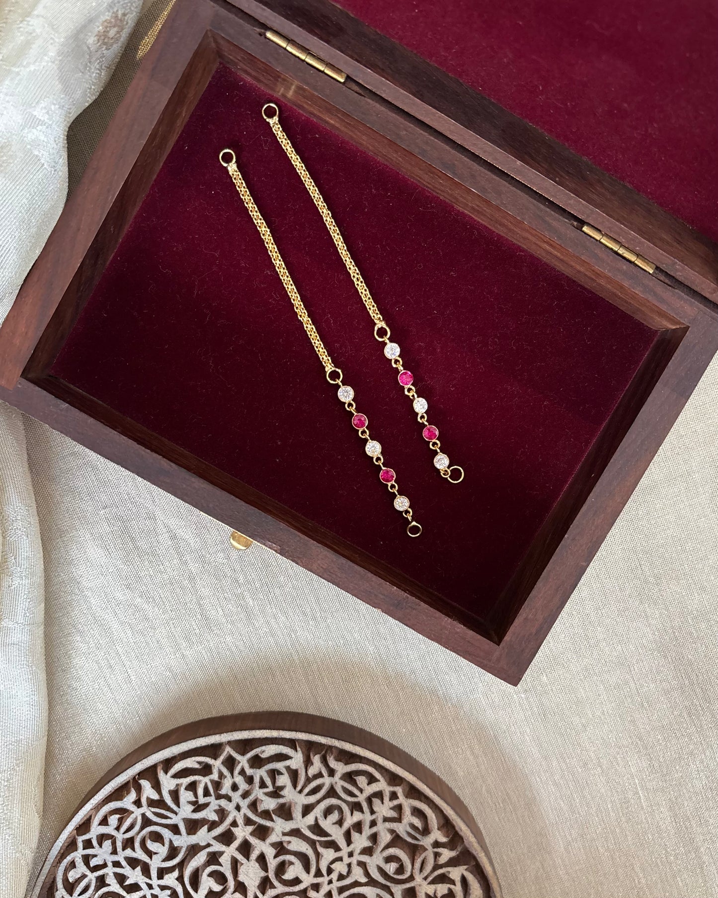 Vintage Impon Straight Ear Chain – Multicolor | EC144