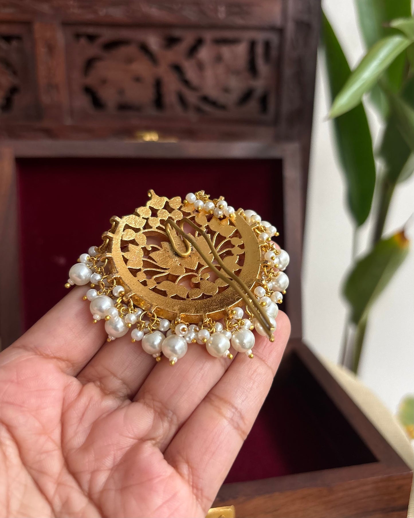 Intricate Lotus Floral Round Jadau Kundan Pendant | HA171