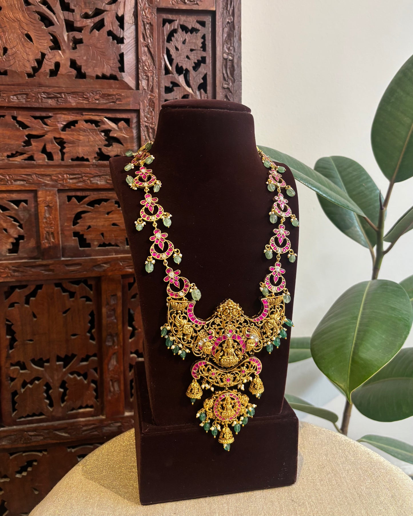 Lakshmi Haram – Antique Lakshmi Centrepiece with Jadau Kundan Floral Chain & Matching Earrings| NC282