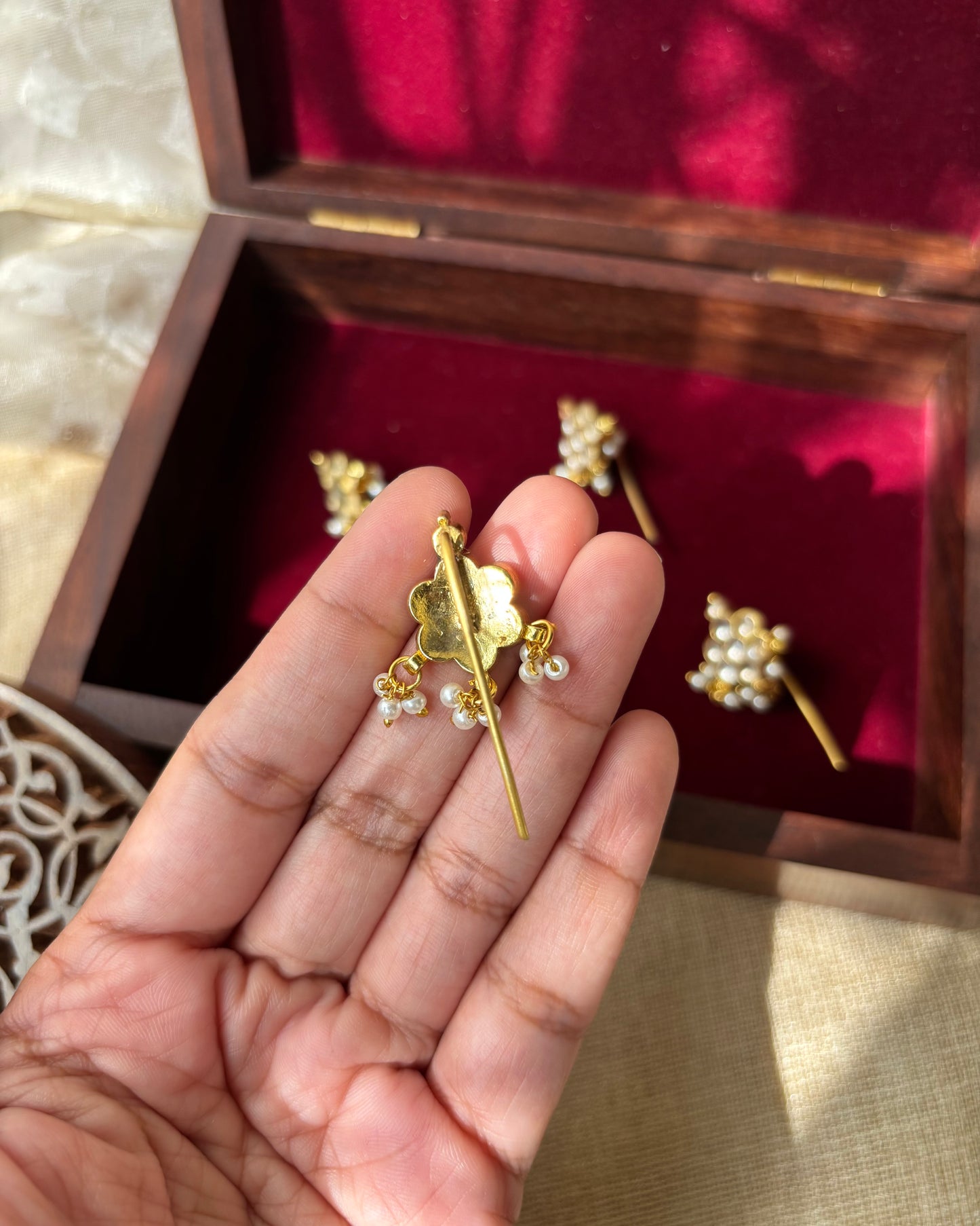 White Jadau Kundan Floral Hair Pin | HA121