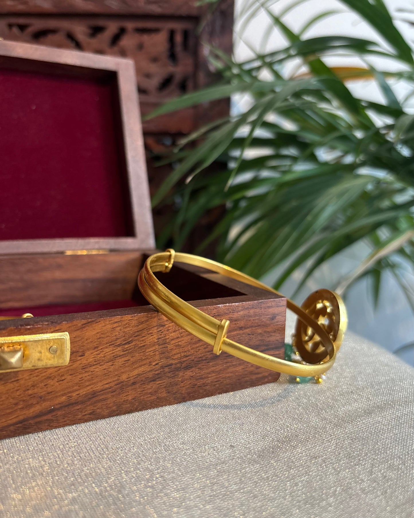 Minimal Contemporary Jadau Kundan Armlets – Adjustable Fit | AR001