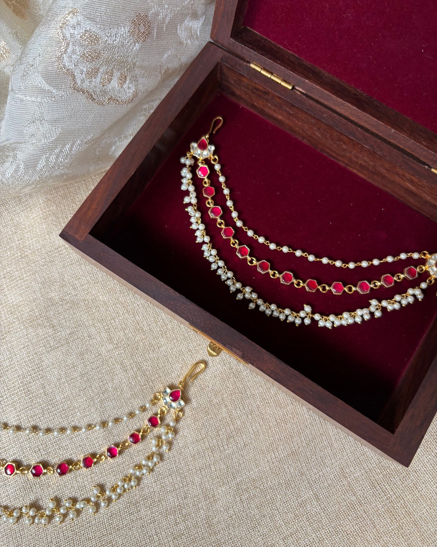 Minimal Jadau Kundan Three-Layer Pearl Ear Chain – Ruby & White | EC042