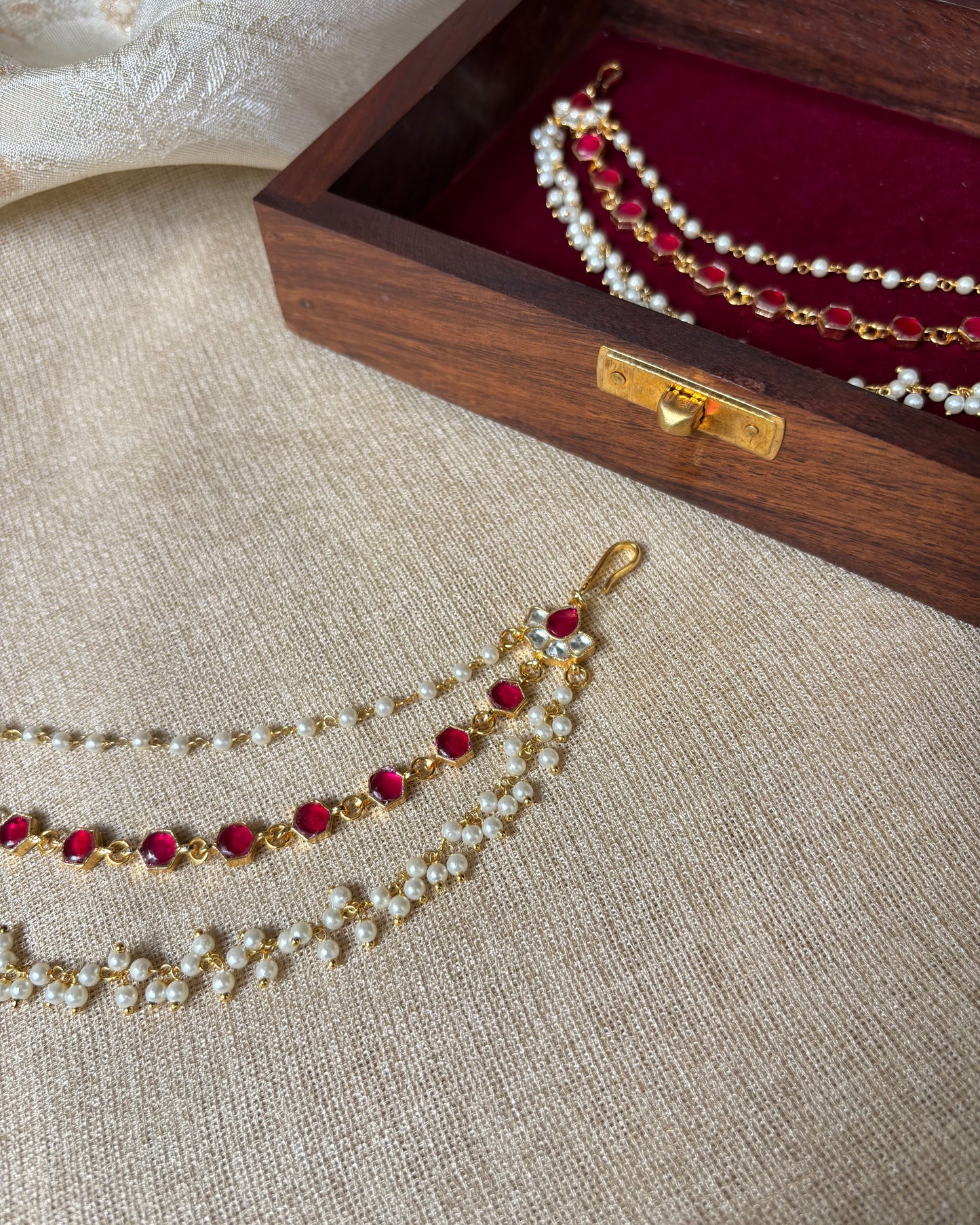 Minimal Jadau Kundan Three-Layer Pearl Ear Chain – Ruby & White | EC042