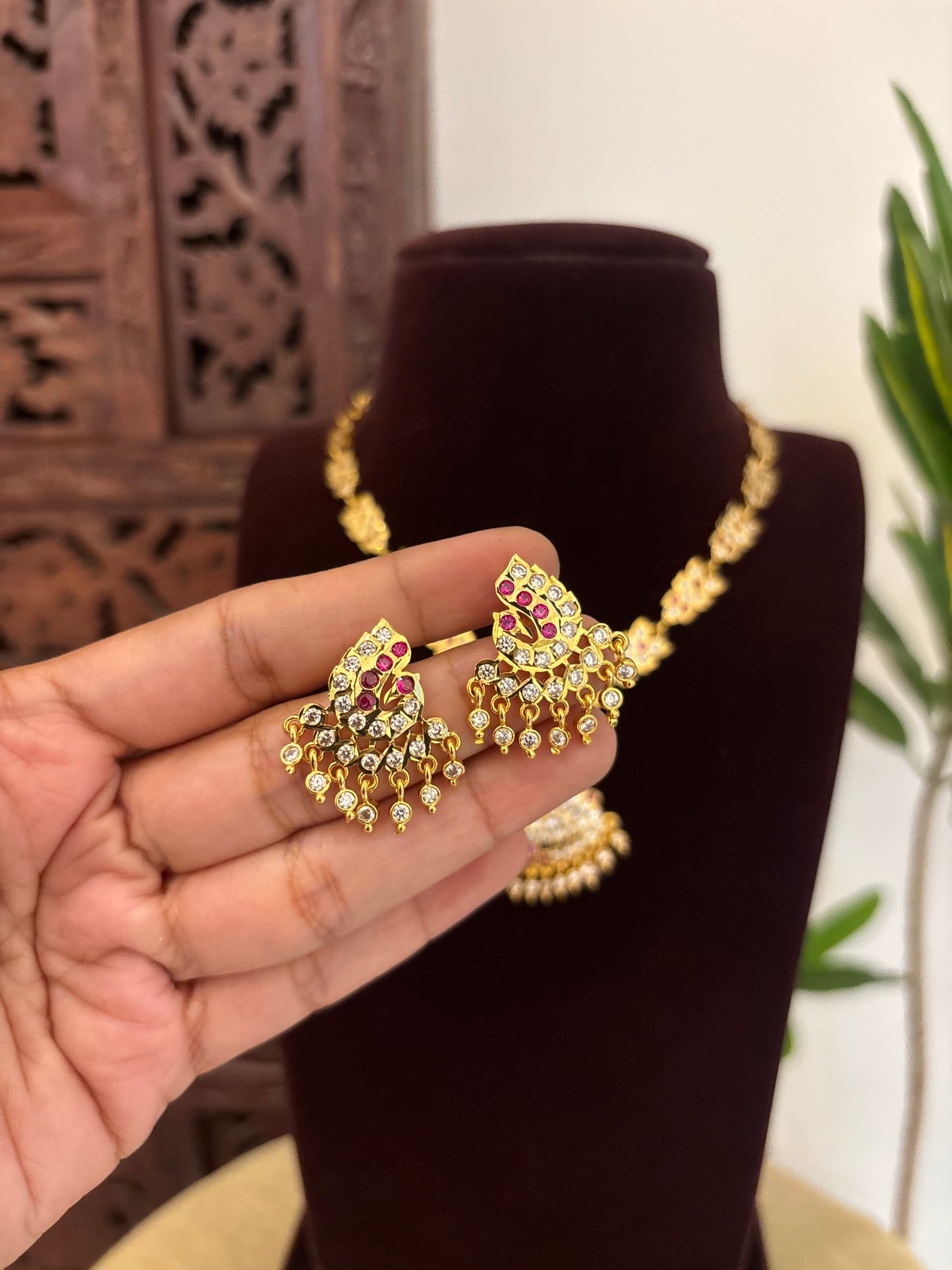 Vintage Impon Necklace With Earrings – Ruby & White | NC648