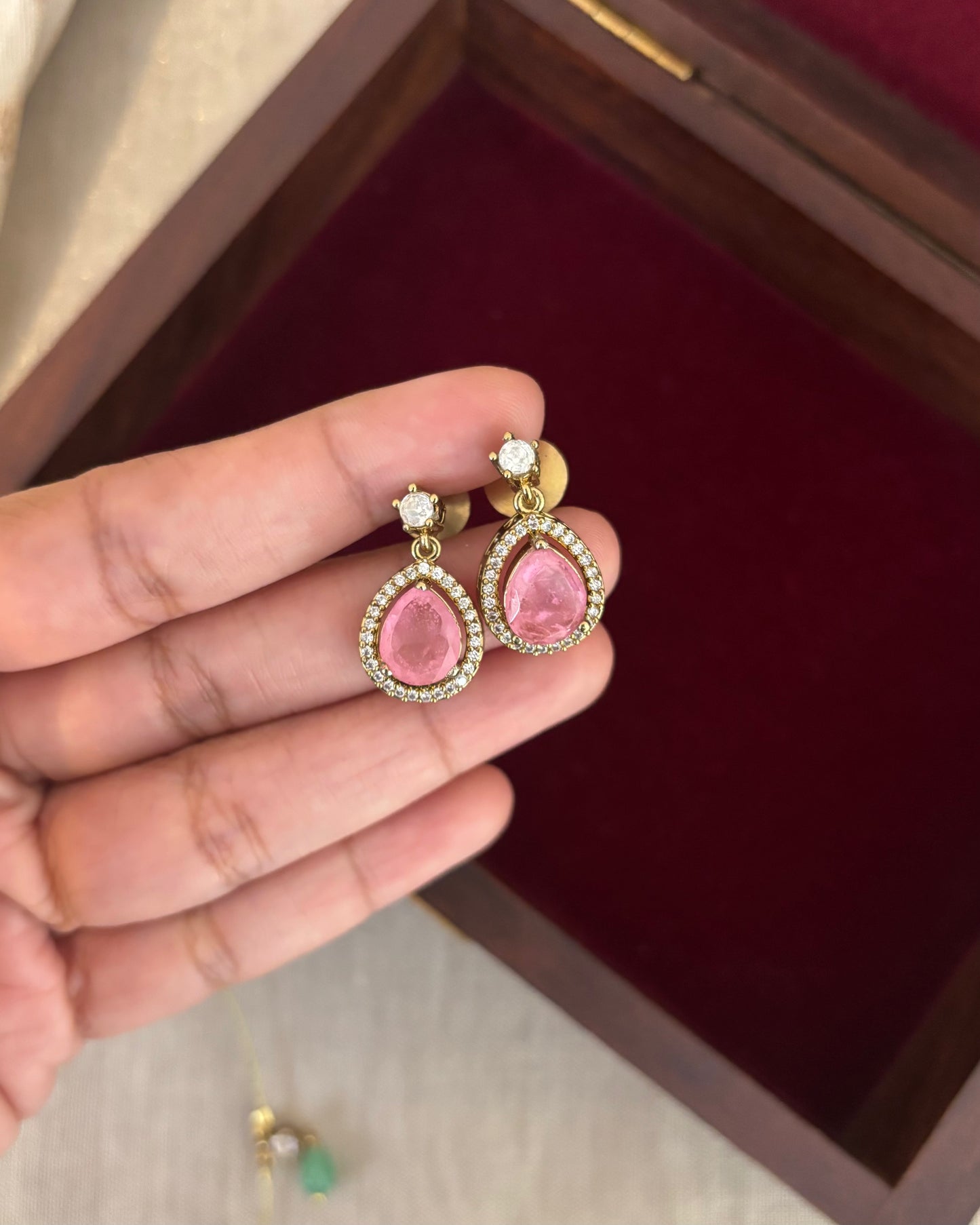 Jadau Kundan Invisible Chain Necklace with Earrings | Ruby | NC574