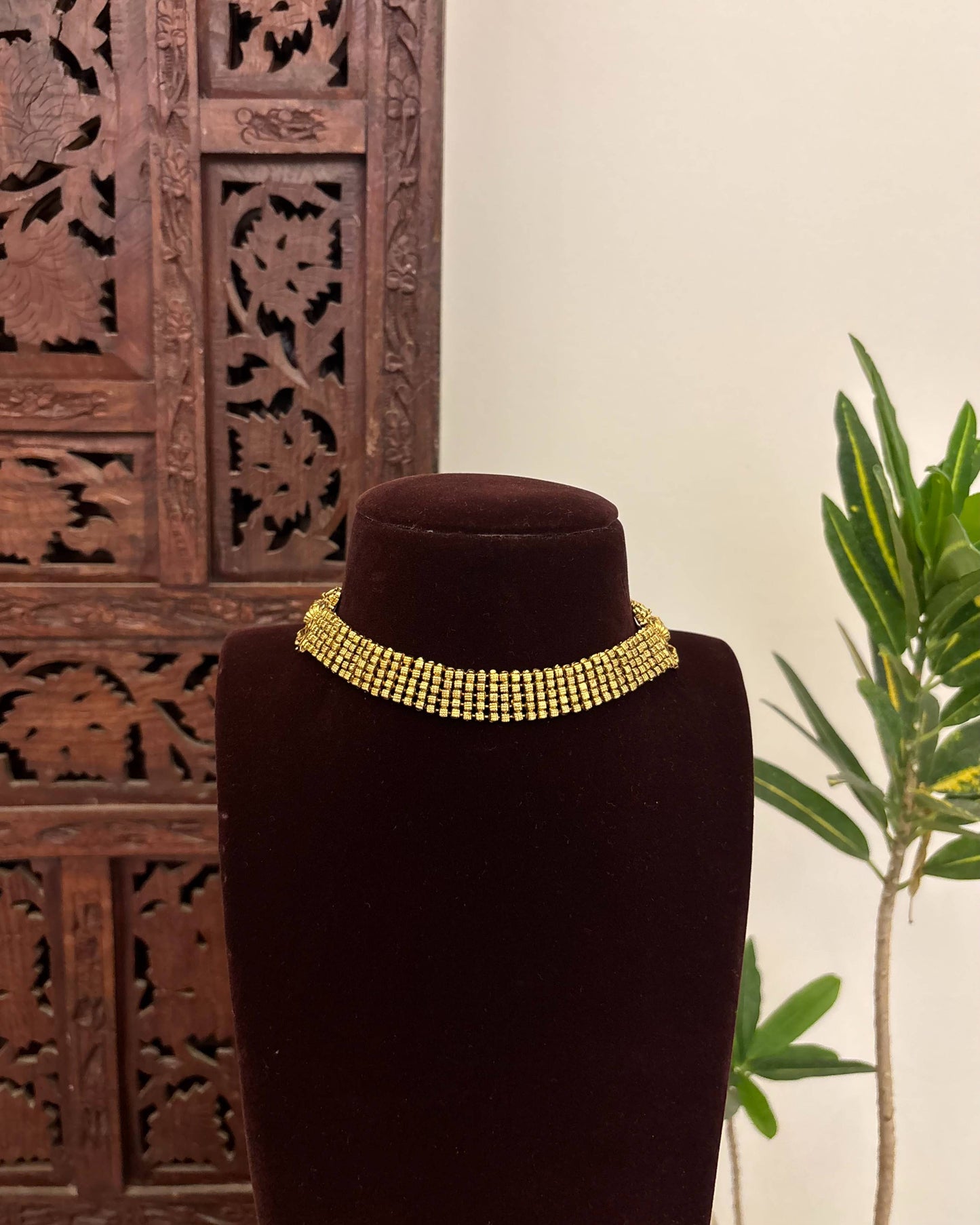 Minimalist Kemp Stone Necklace With Earrings | Contemporary Ethnic Wear | NC657