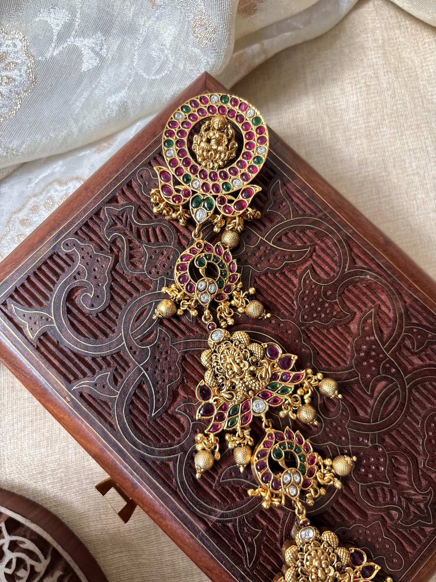 Lakshmi Hair Braid Accessory – Floral Elegance in Every Strand | HA141