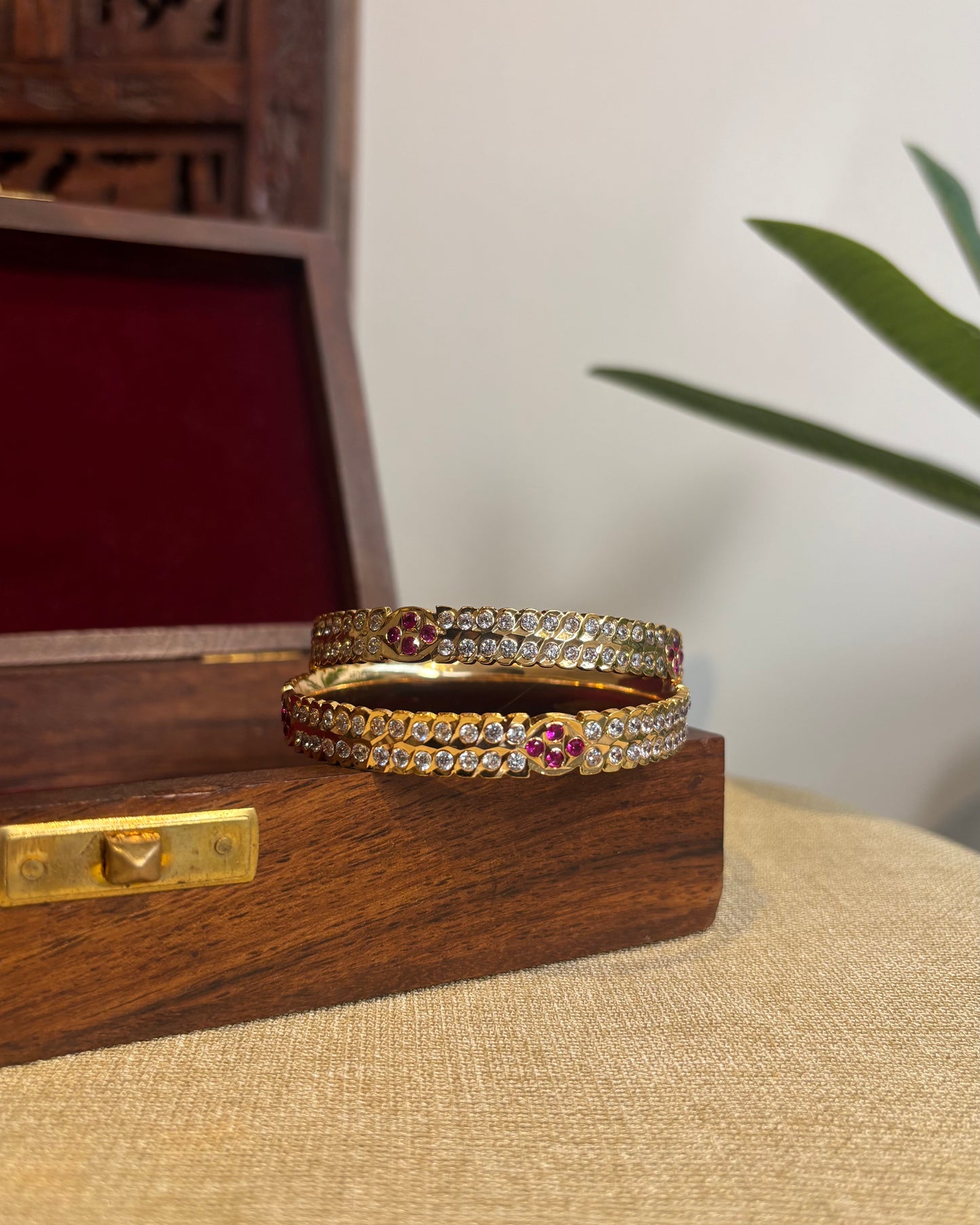 Vintage Impon Bangles | White & Ruby | BA058
