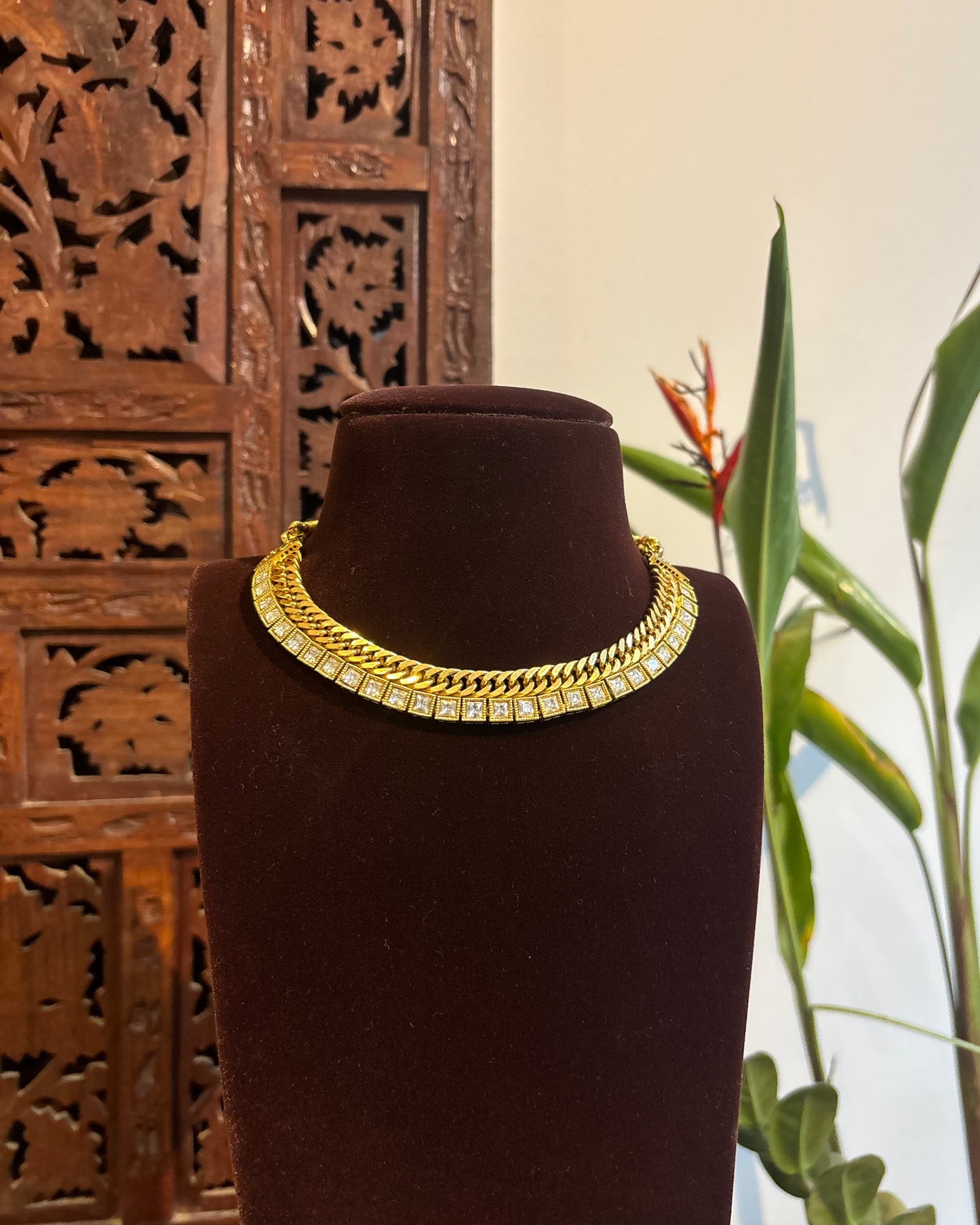 The Jalebi Swirl: Minimalist Kemp Stone Necklace | White | Contemporary Ethnic Wear | NC220