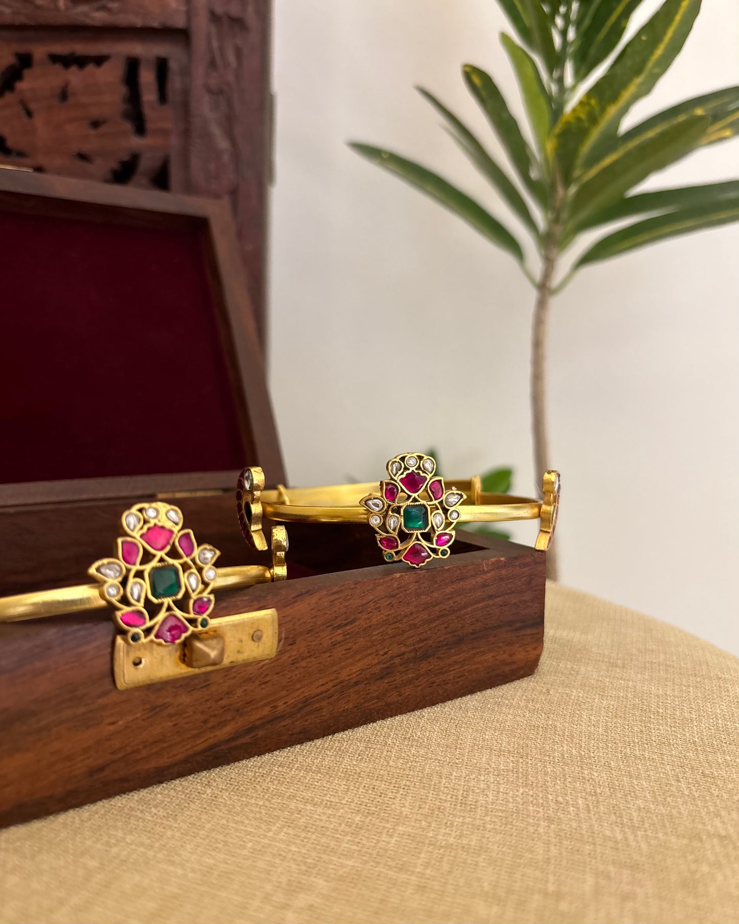 Floral Jadau Kundan Armlets – Adjustable Fit | AR013