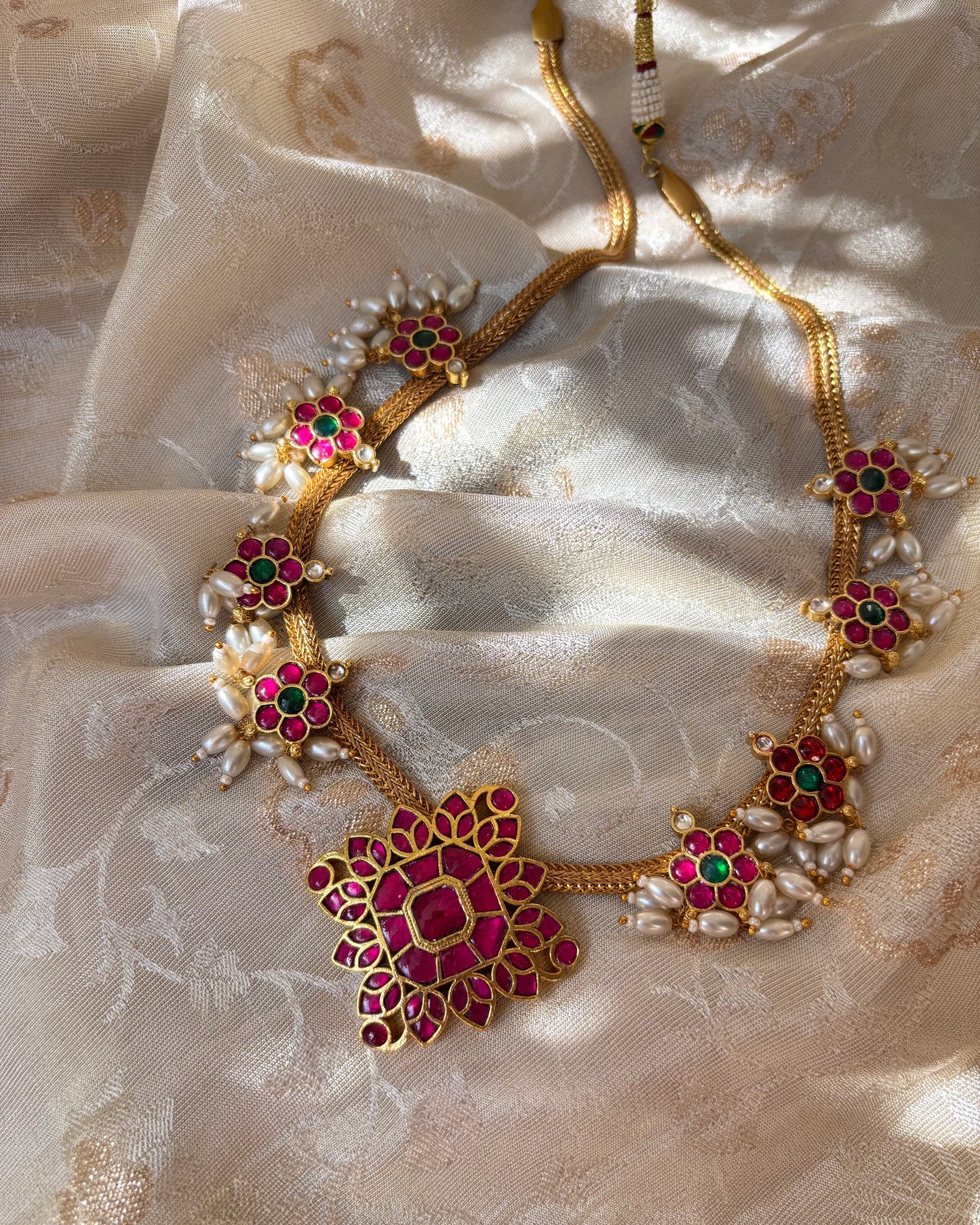 Gold-Plated Jadau Kundan Floral Choker Necklace | NC098