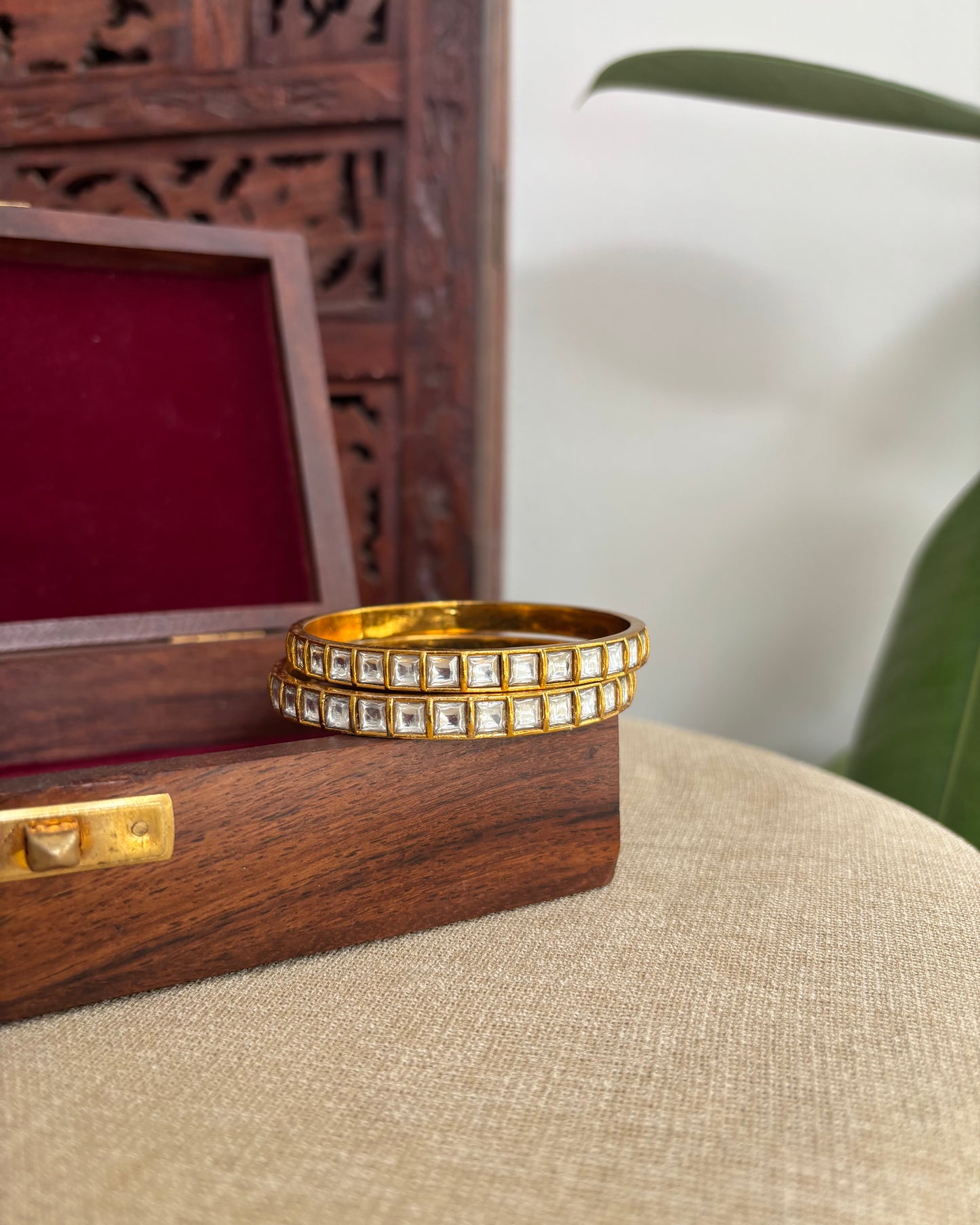 Minimal White Jadau Kundan Bangles | BA029