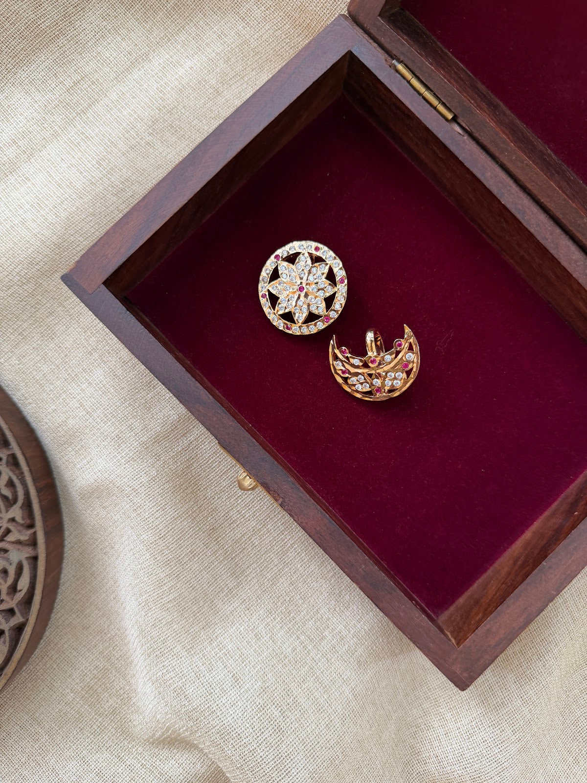 Jadau Kundan Sun & Moon Hair Accessory – Gold Plated | HA420