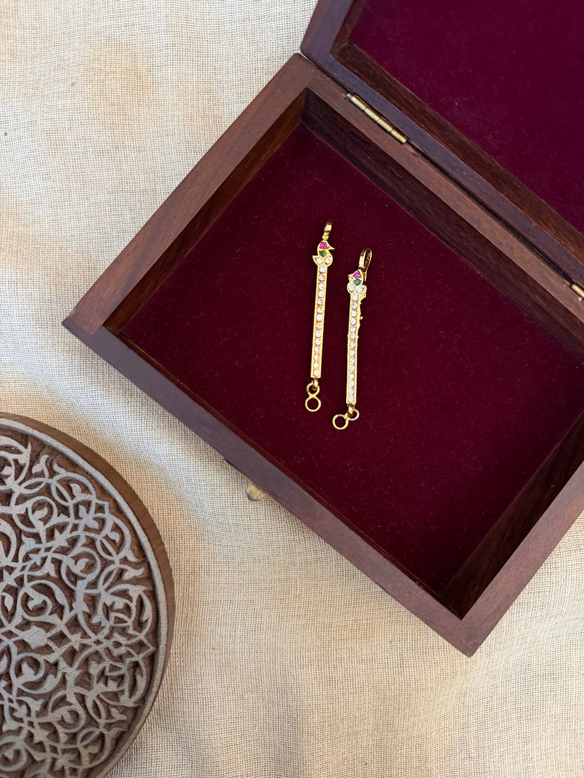 Vintage Floral Impon Straight Ear Chain - White | Handmade Gold Tone | EC246