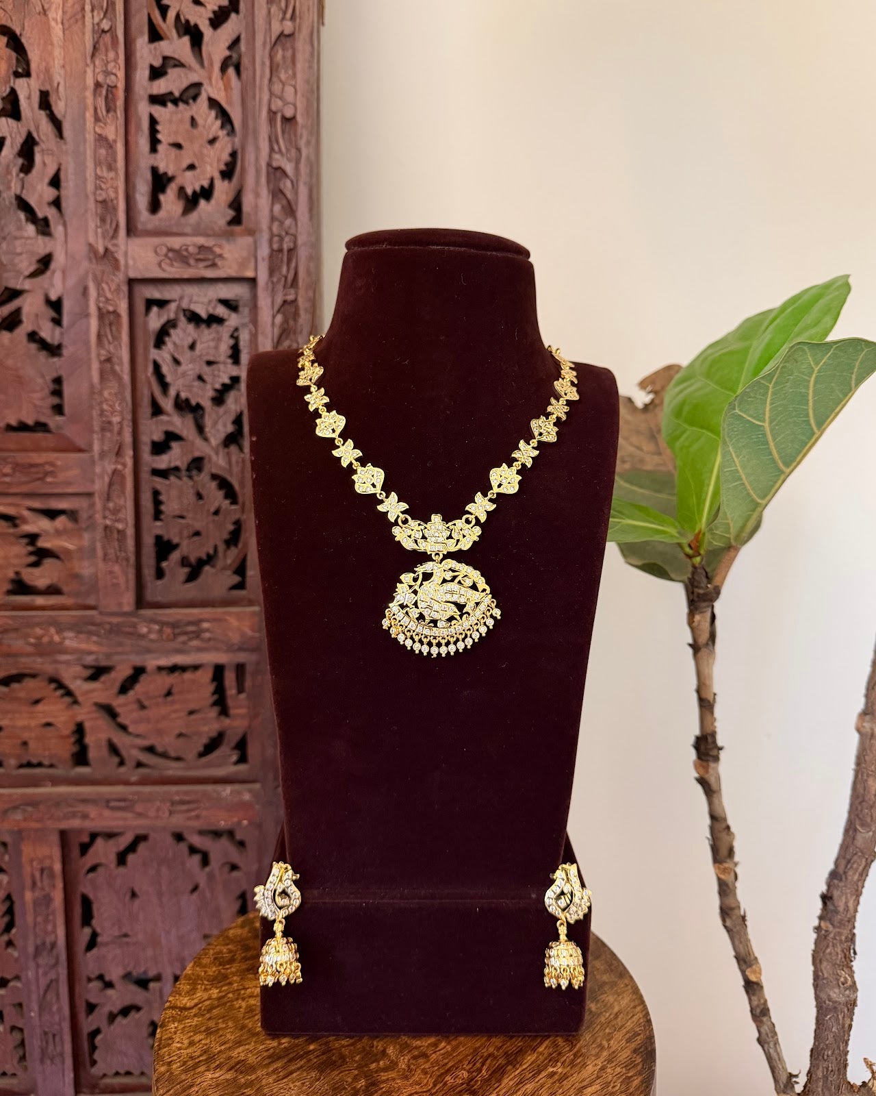Vintage Panchaloham Necklace Set | White | Handmade Gold Tone | NC792