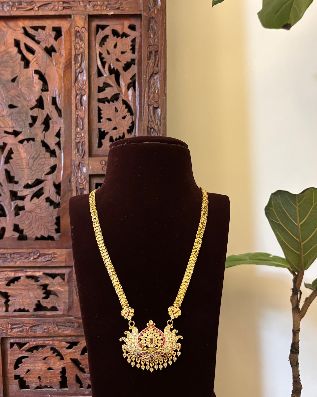 Traditional Lotus Motif Impon Necklace | Ruby & White | Handmade Gold Tone | NC763