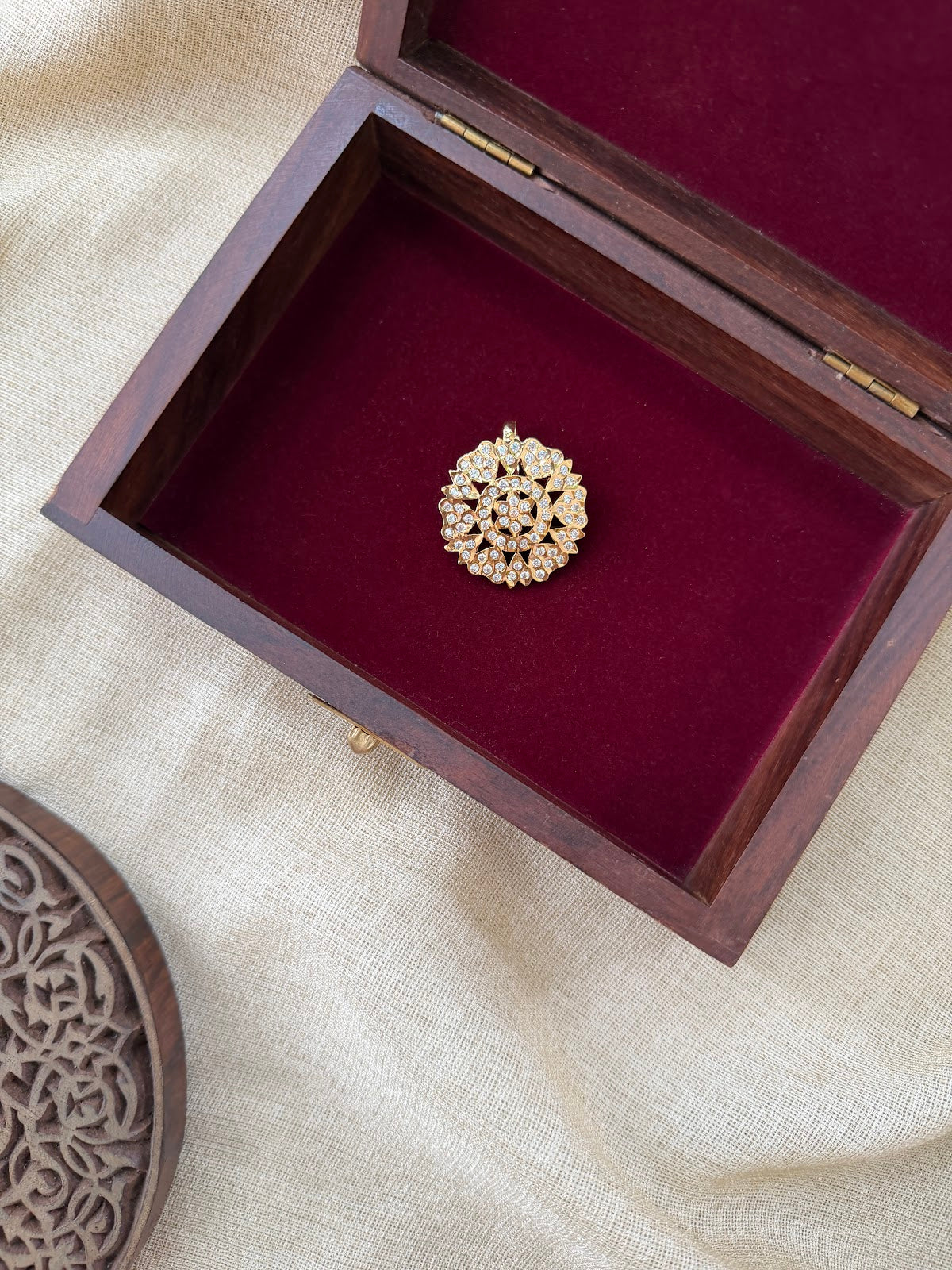 Elegant White Impon Hair Pendant | Handmade Gold Plated | HA406